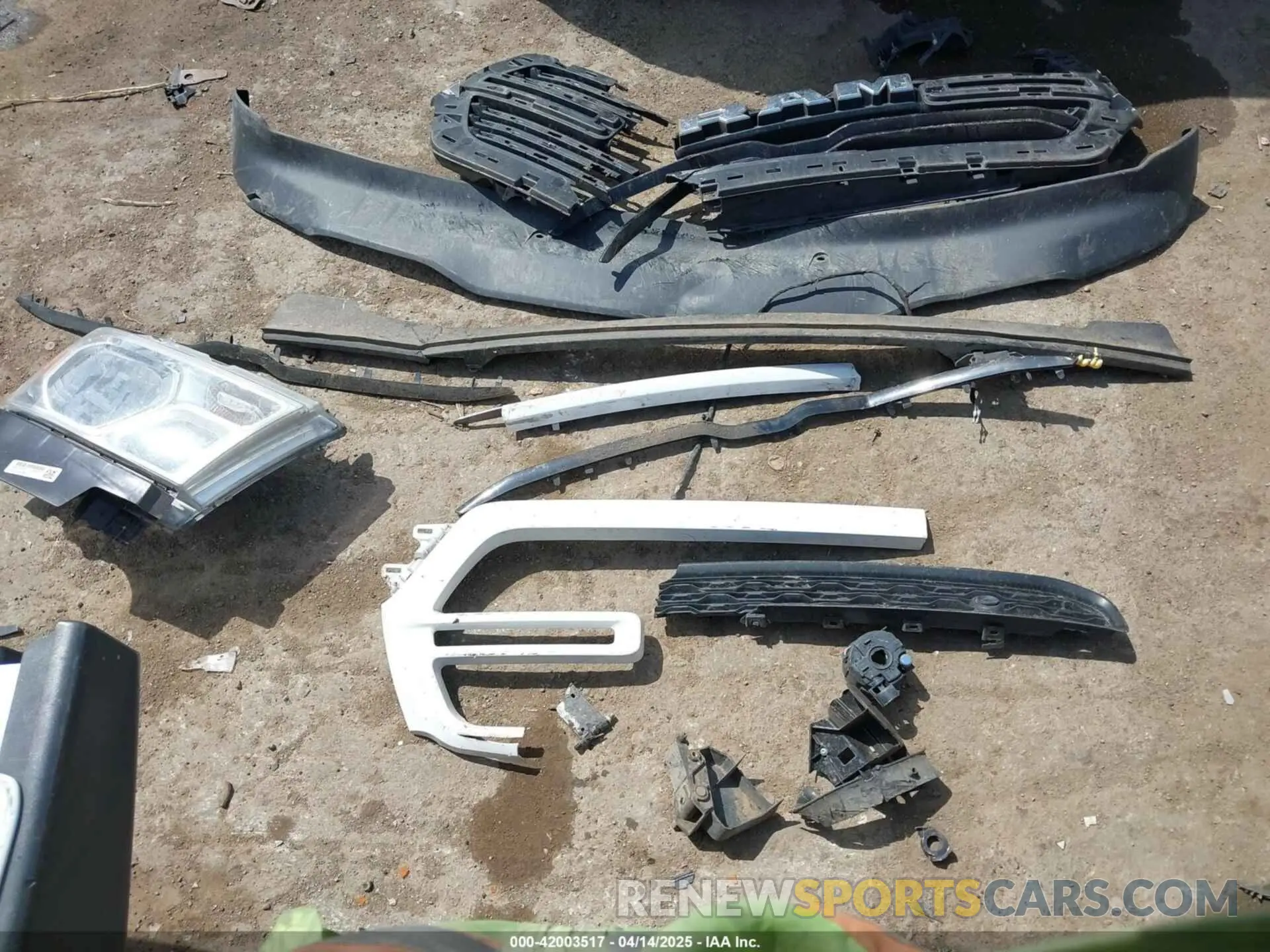 12 Фотография поврежденного автомобиля 1C6SRFFT2KN712008 RAM 1500 2019