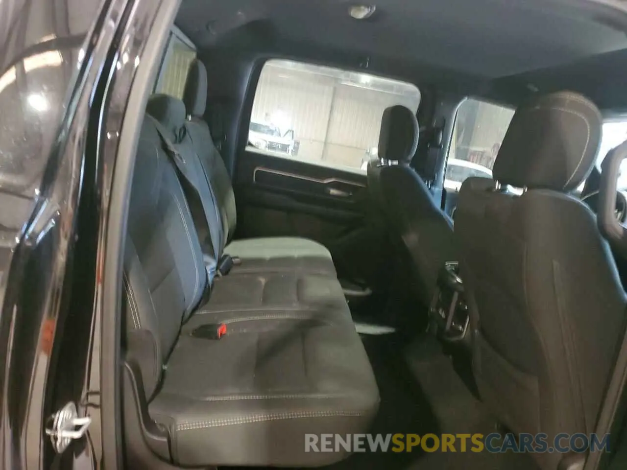 10 Photograph of a damaged car 1C6SRFFT2KN815574 RAM 1500 2019