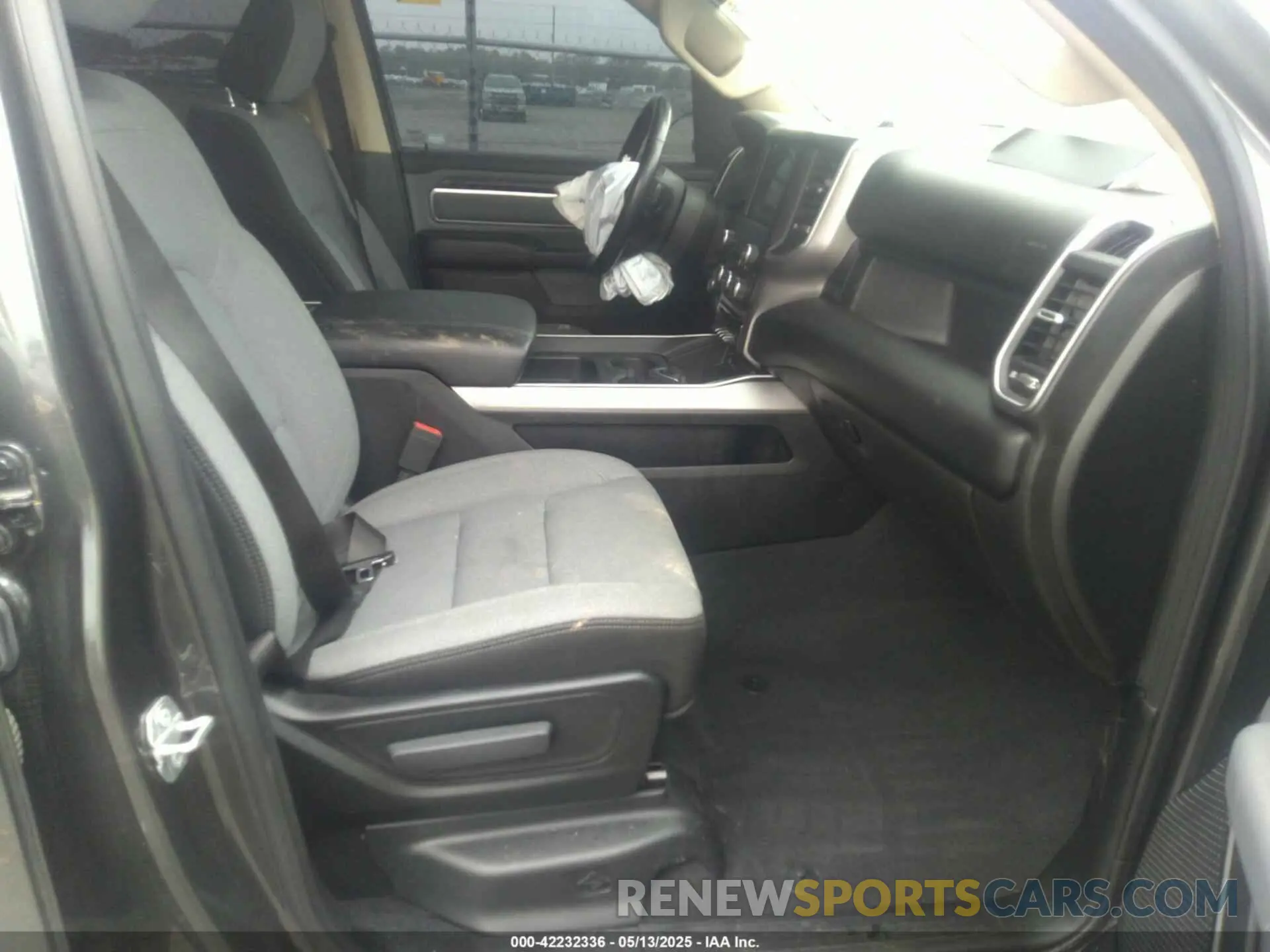5 Фотография поврежденного автомобиля 1C6SRFFT3KN536179 RAM 1500 2019