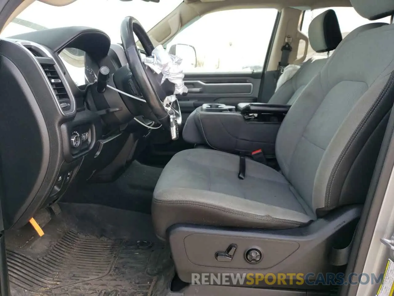7 Photograph of a damaged car 1C6SRFFT3KN540734 RAM 1500 2019