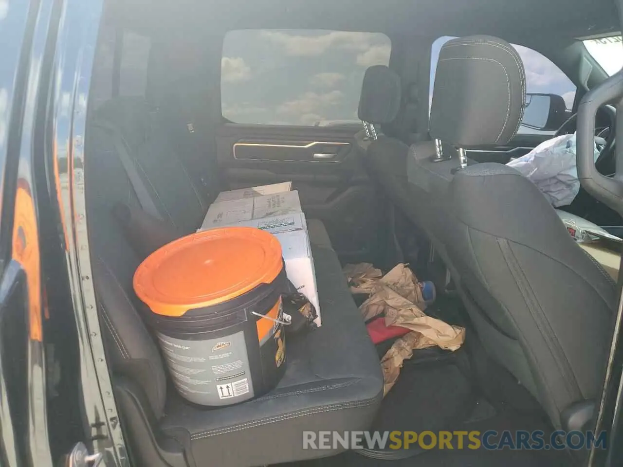 10 Photograph of a damaged car 1C6SRFFT4KN553413 RAM 1500 2019