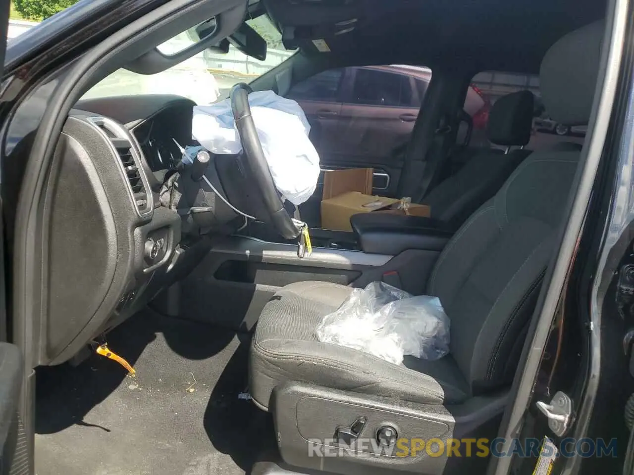 7 Photograph of a damaged car 1C6SRFFT4KN553413 RAM 1500 2019