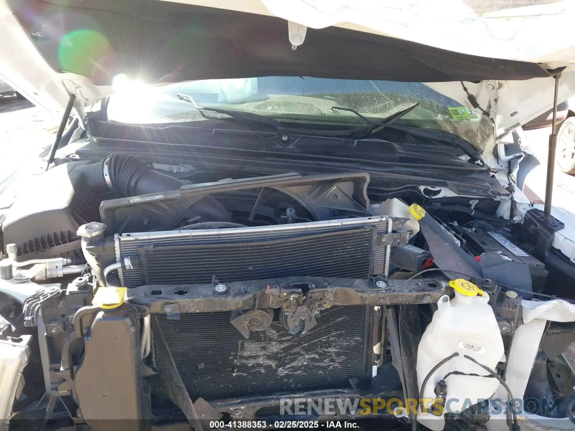 10 Photograph of a damaged car 1C6SRFFT4KN555761 RAM 1500 2019