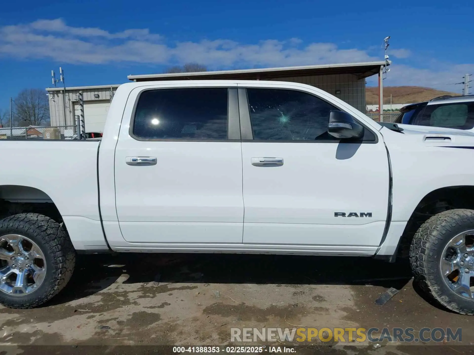 14 Photograph of a damaged car 1C6SRFFT4KN555761 RAM 1500 2019