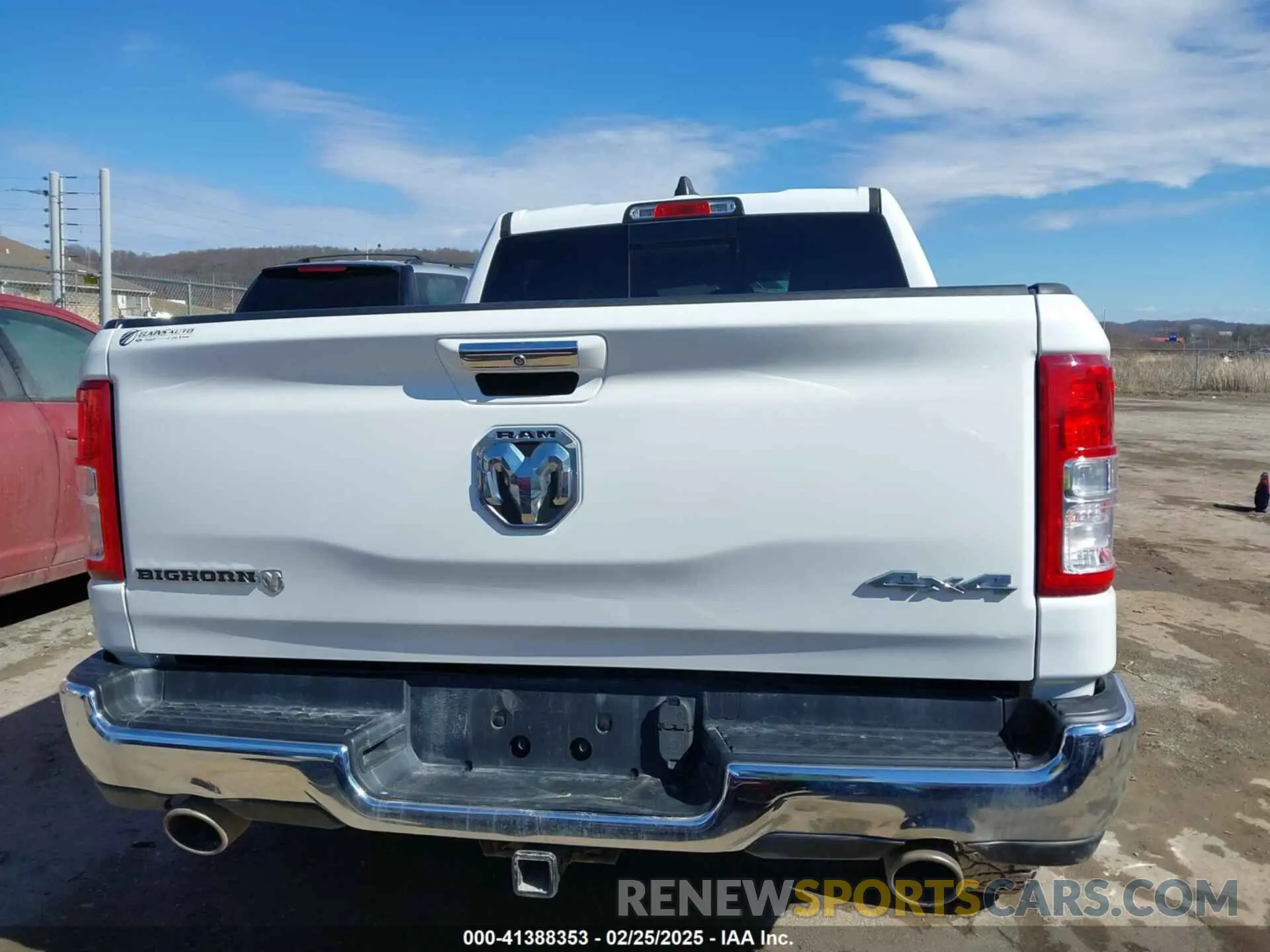 17 Photograph of a damaged car 1C6SRFFT4KN555761 RAM 1500 2019