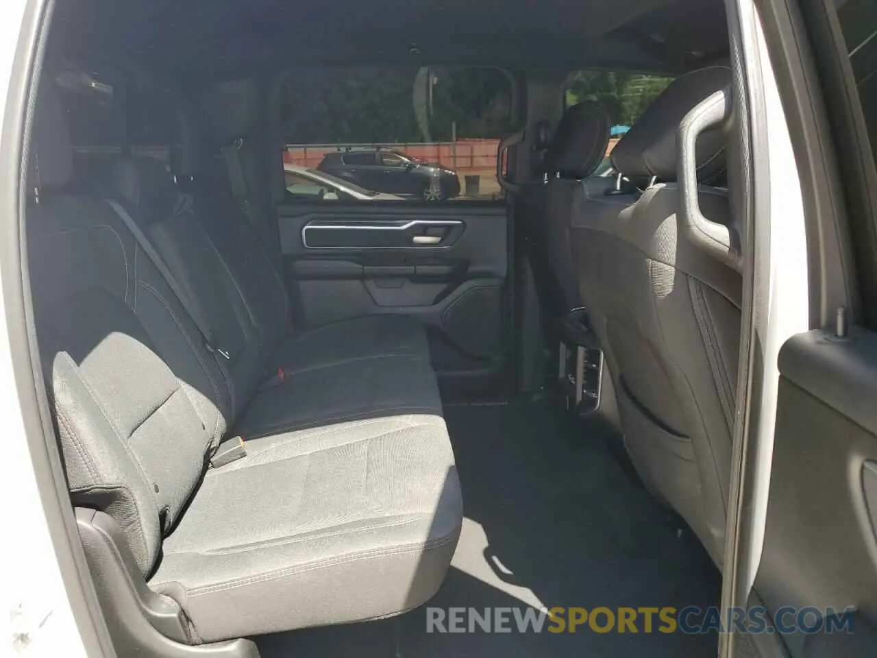 10 Photograph of a damaged car 1C6SRFFT4KN598755 RAM 1500 2019