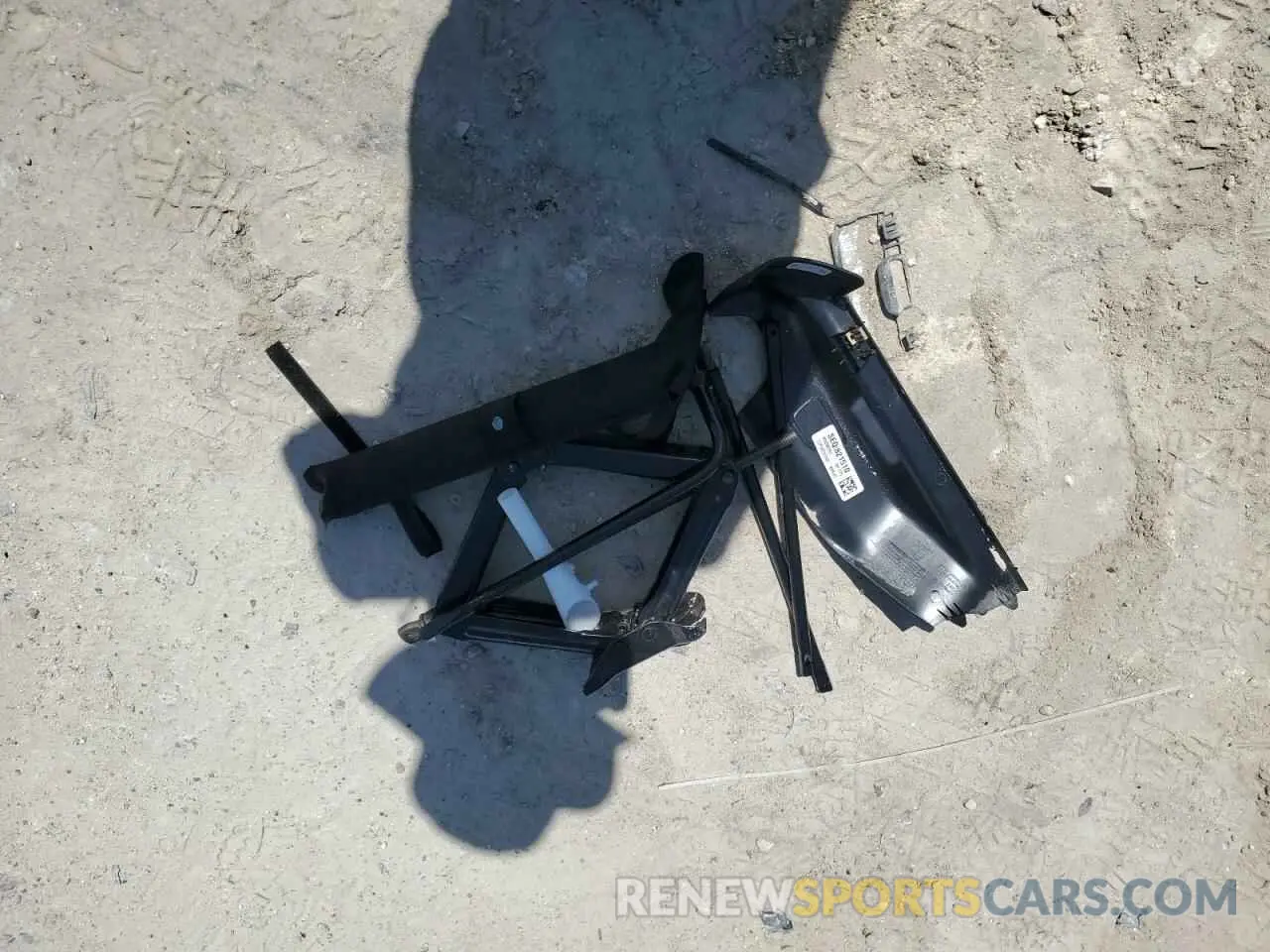 12 Photograph of a damaged car 1C6SRFFT4KN598755 RAM 1500 2019