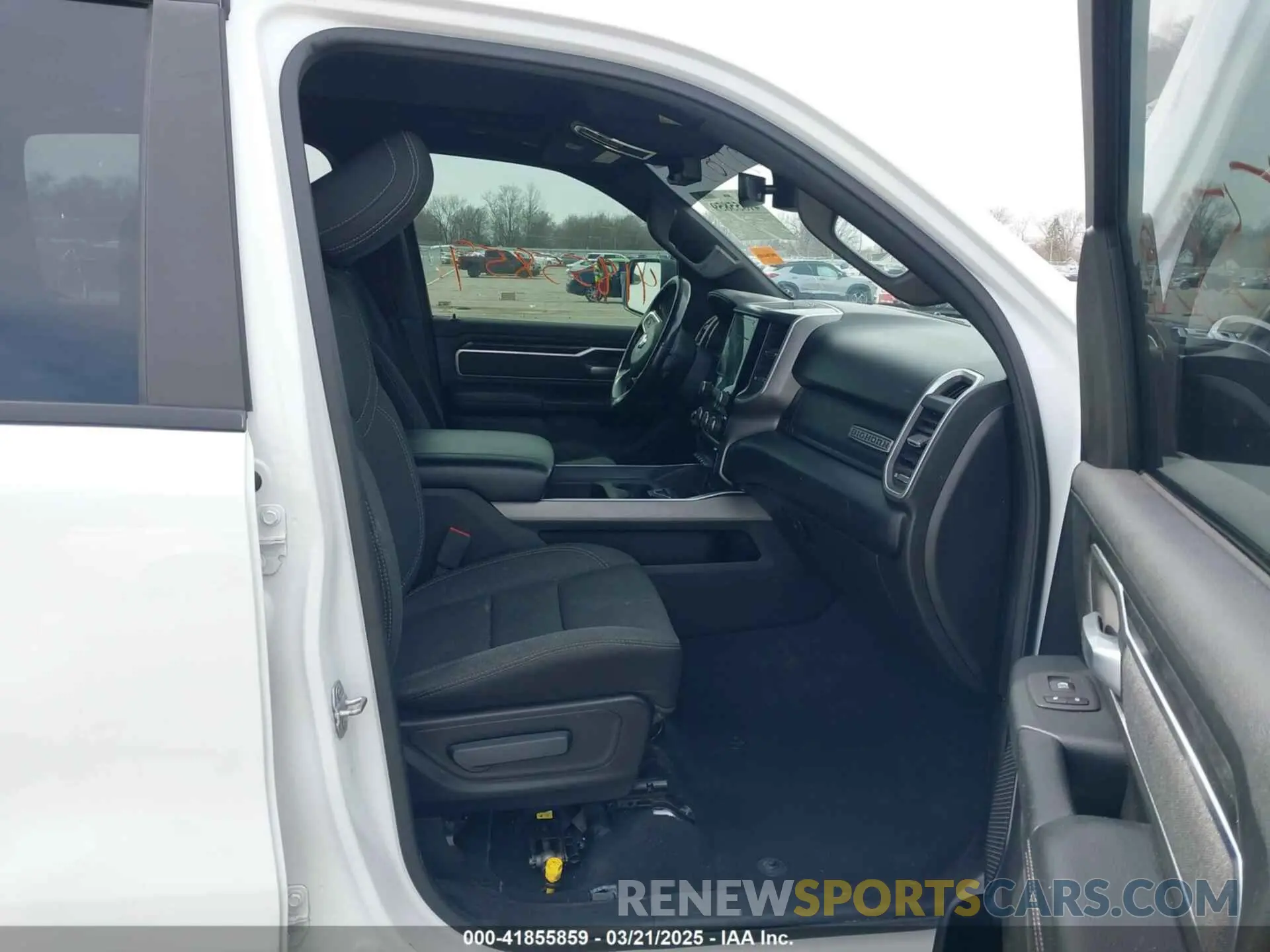 5 Photograph of a damaged car 1C6SRFFT4KN779807 RAM 1500 2019