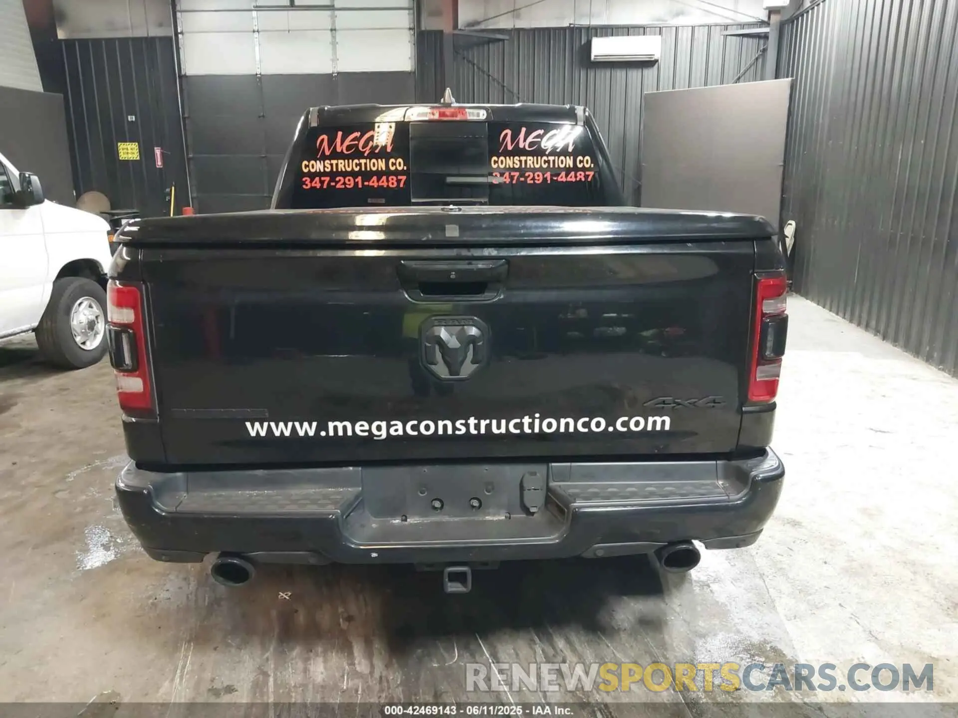 16 Photograph of a damaged car 1C6SRFFT5KN520999 RAM 1500 2019