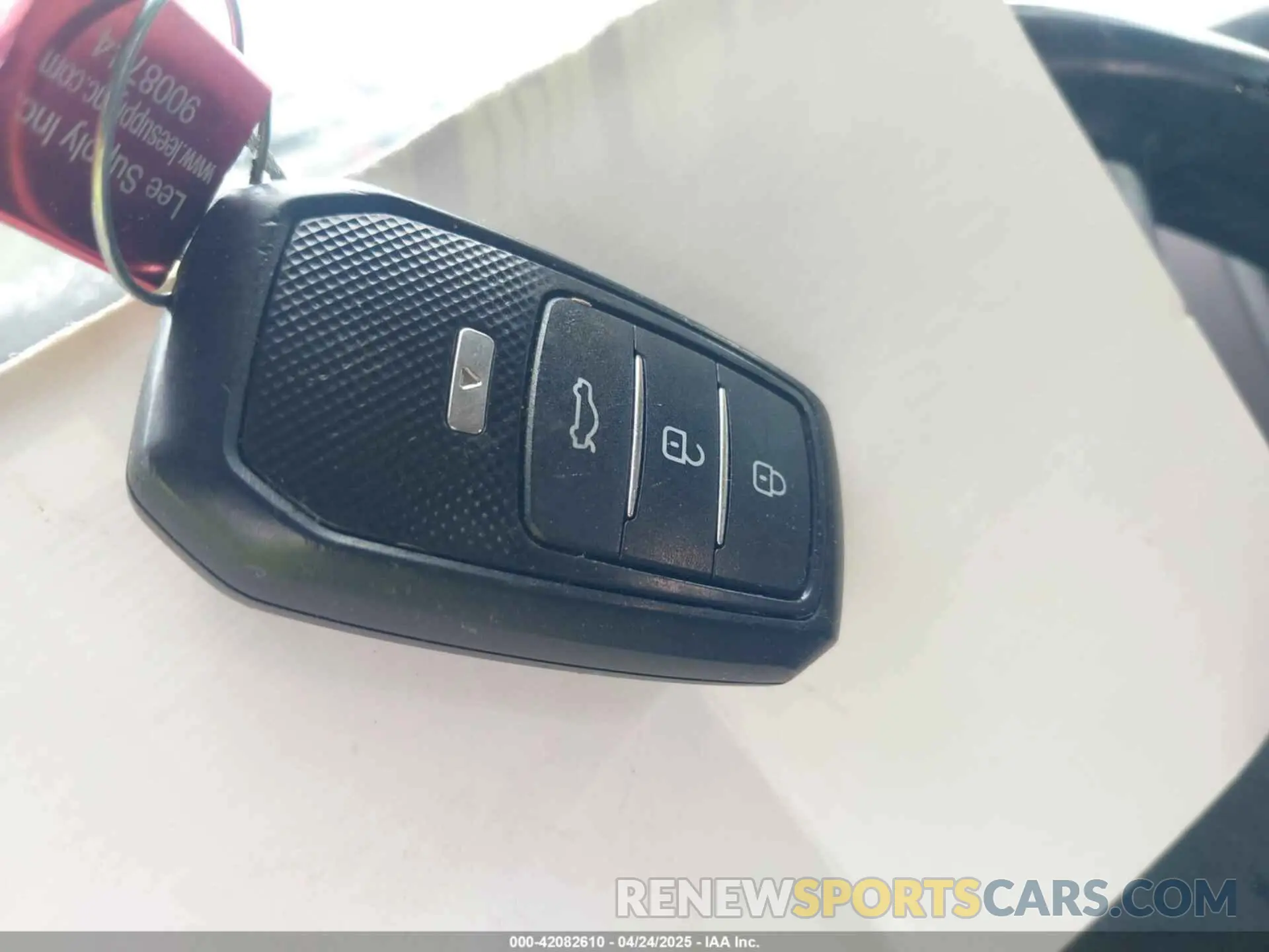 11 Photograph of a damaged car 1C6SRFFT5KN649664 RAM 1500 2019