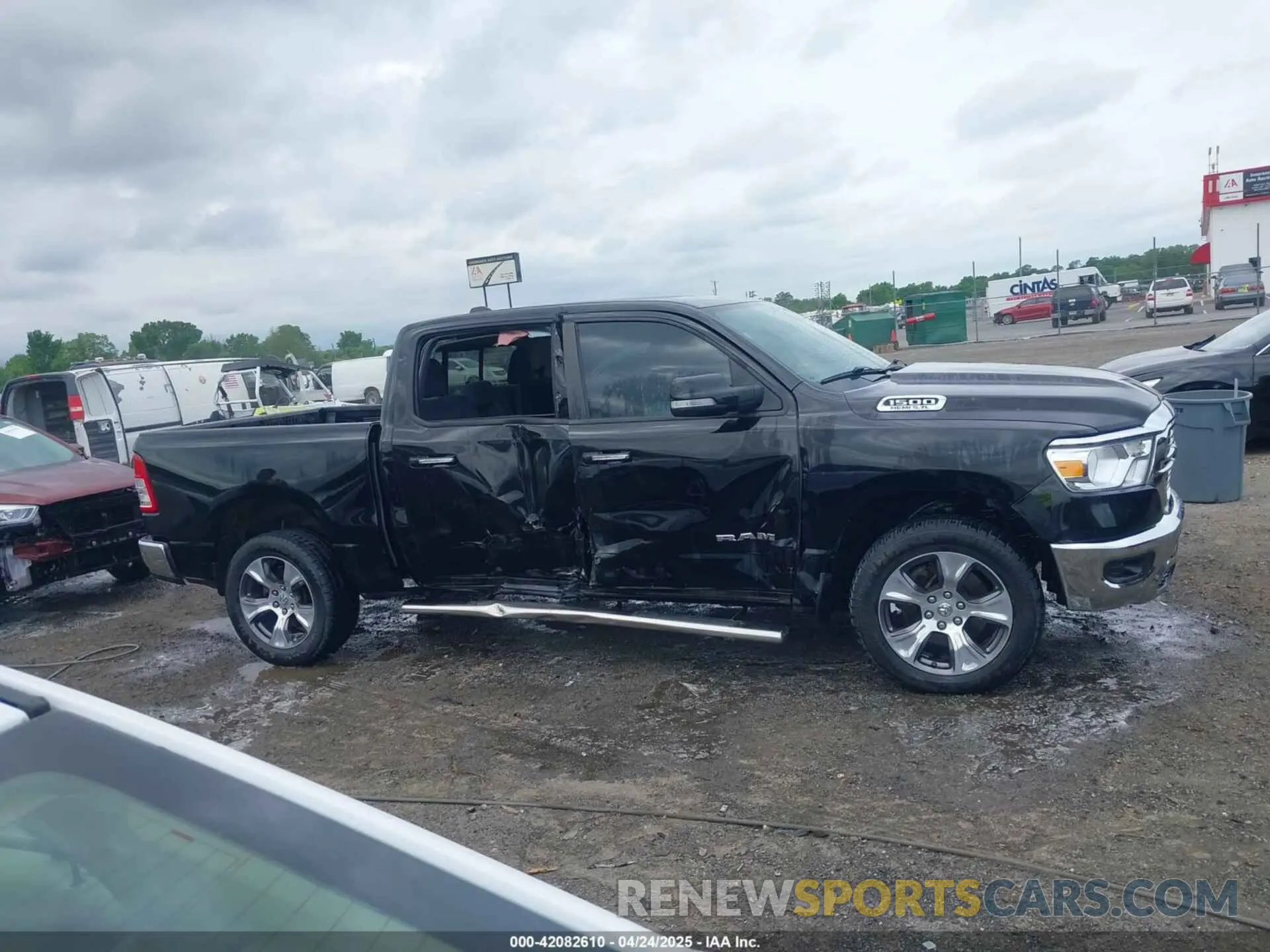 14 Photograph of a damaged car 1C6SRFFT5KN649664 RAM 1500 2019