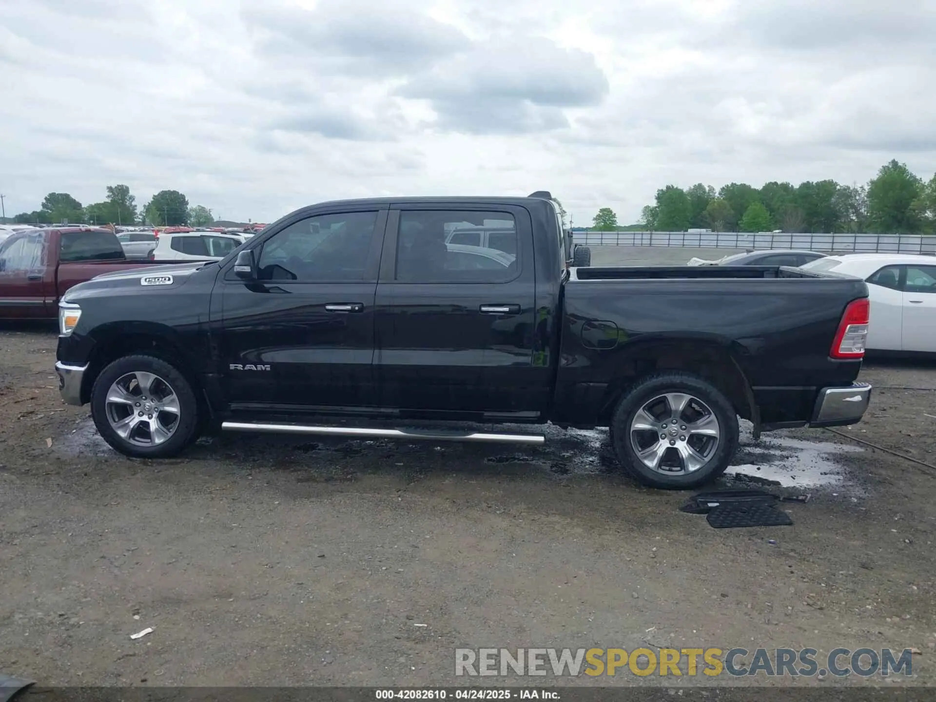 15 Photograph of a damaged car 1C6SRFFT5KN649664 RAM 1500 2019