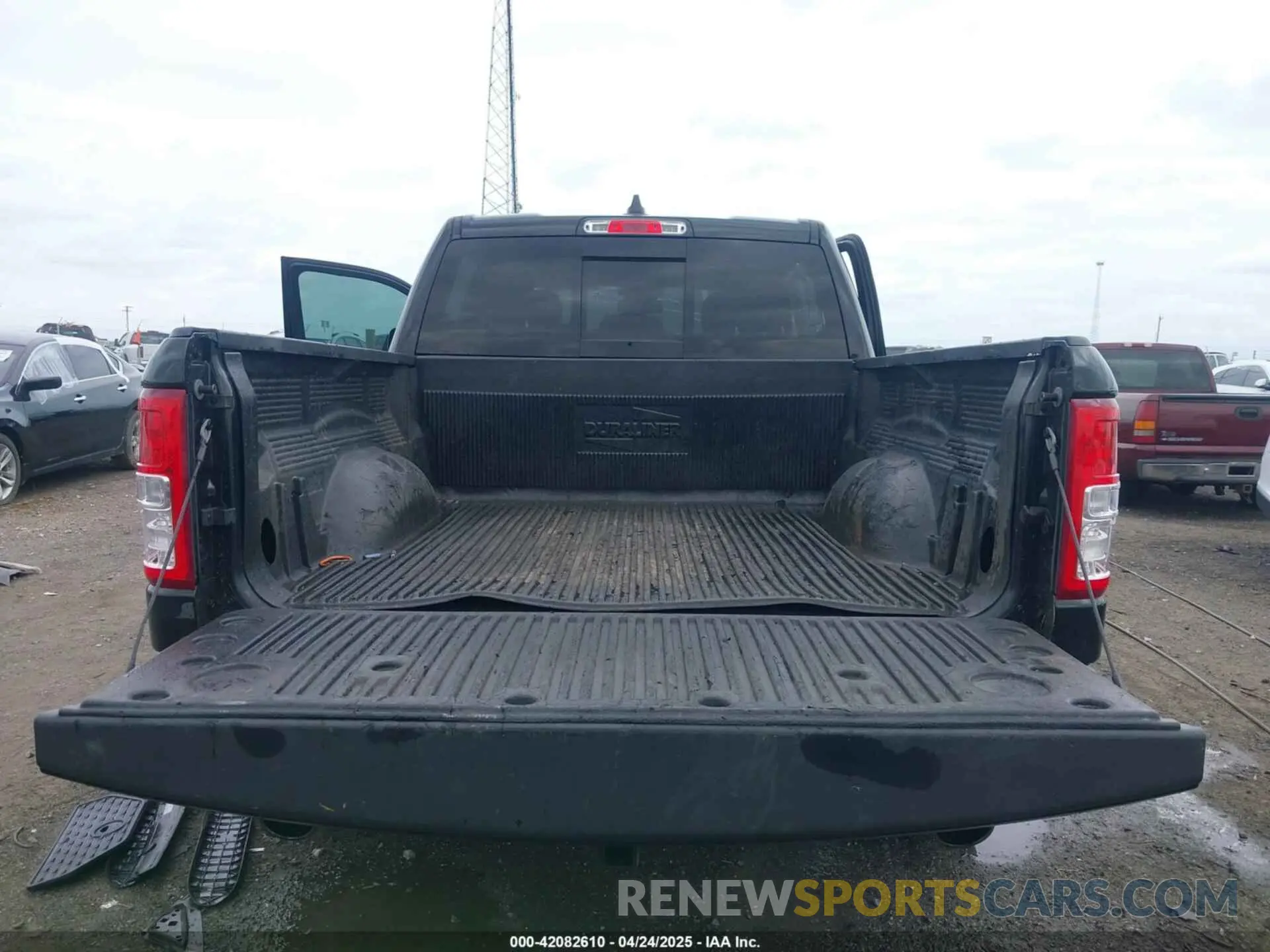19 Photograph of a damaged car 1C6SRFFT5KN649664 RAM 1500 2019