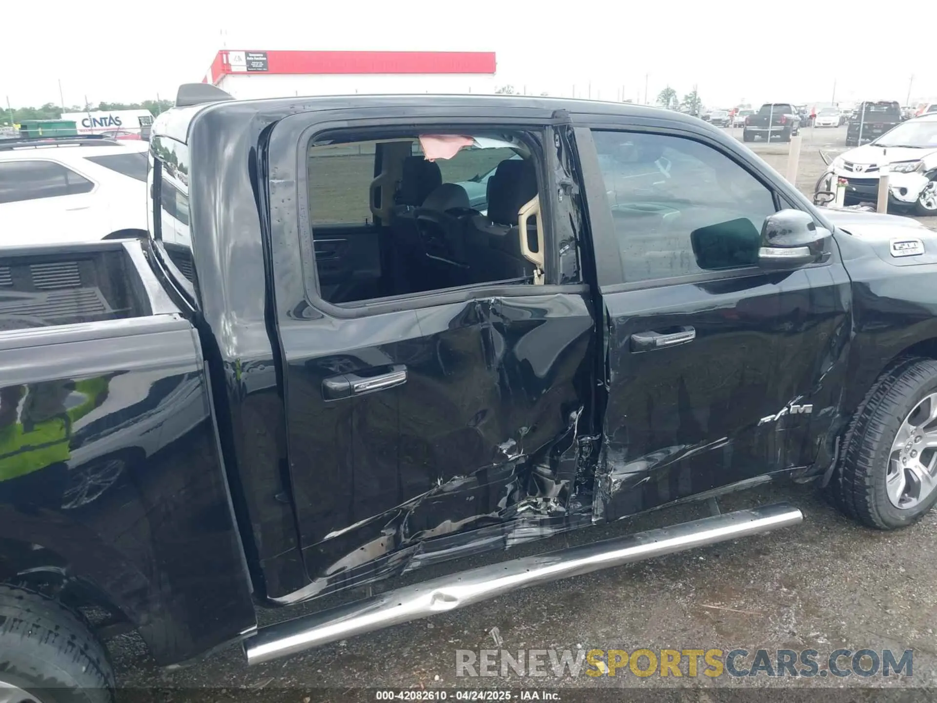 6 Photograph of a damaged car 1C6SRFFT5KN649664 RAM 1500 2019