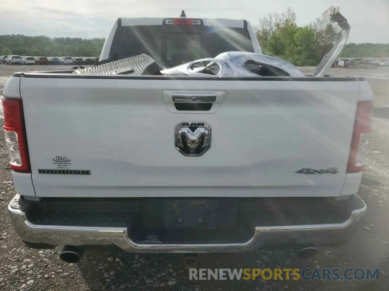 6 Photograph of a damaged car 1C6SRFFT5KN716201 RAM 1500 2019