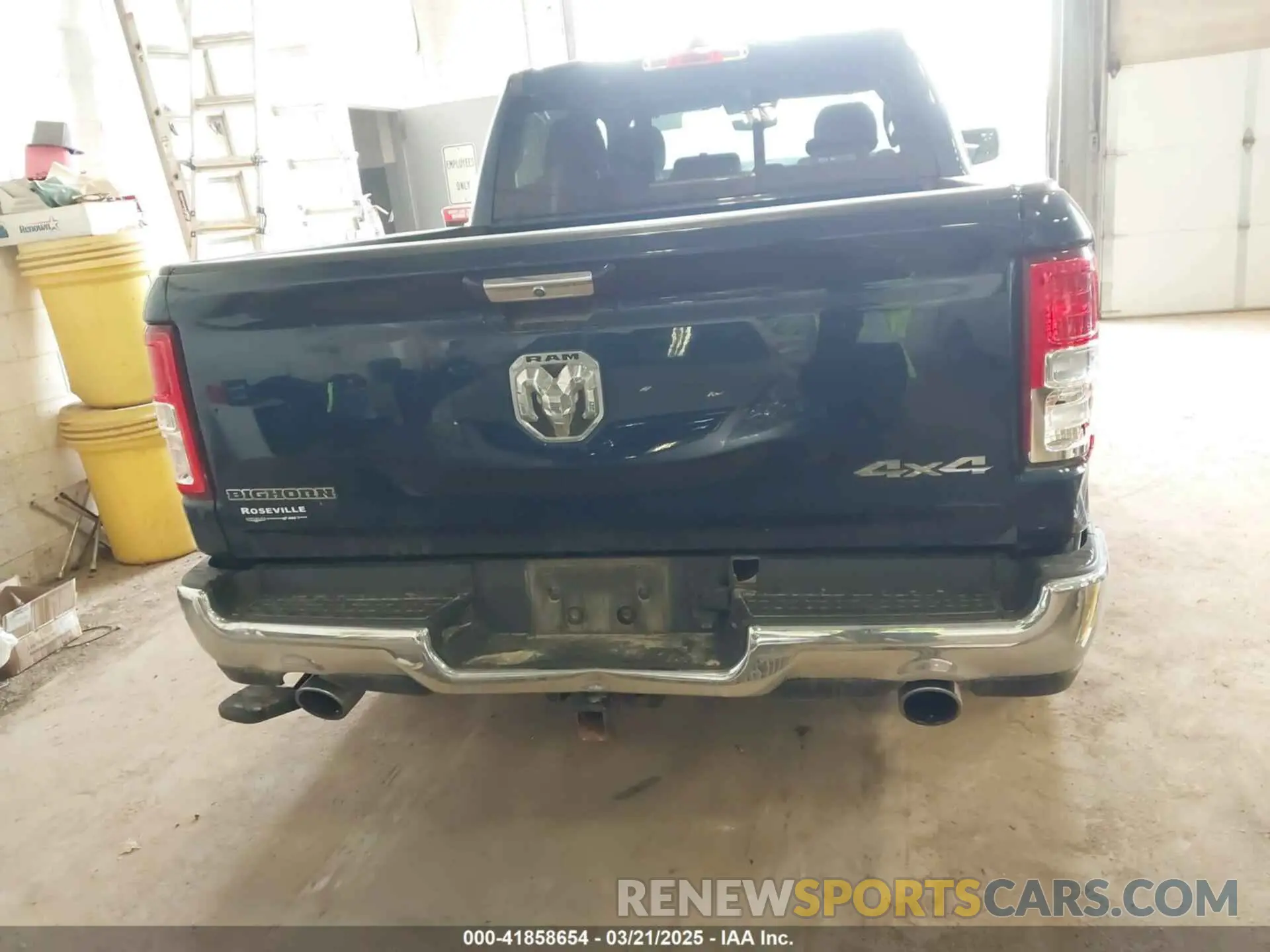 16 Photograph of a damaged car 1C6SRFFT5KN762580 RAM 1500 2019