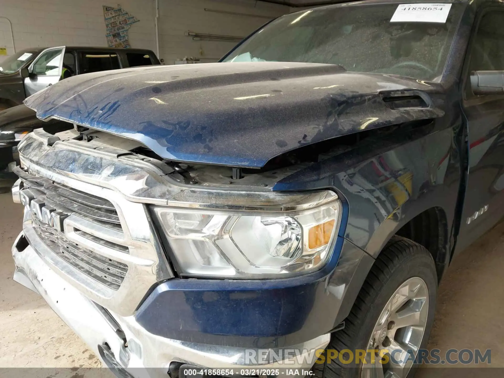 18 Photograph of a damaged car 1C6SRFFT5KN762580 RAM 1500 2019