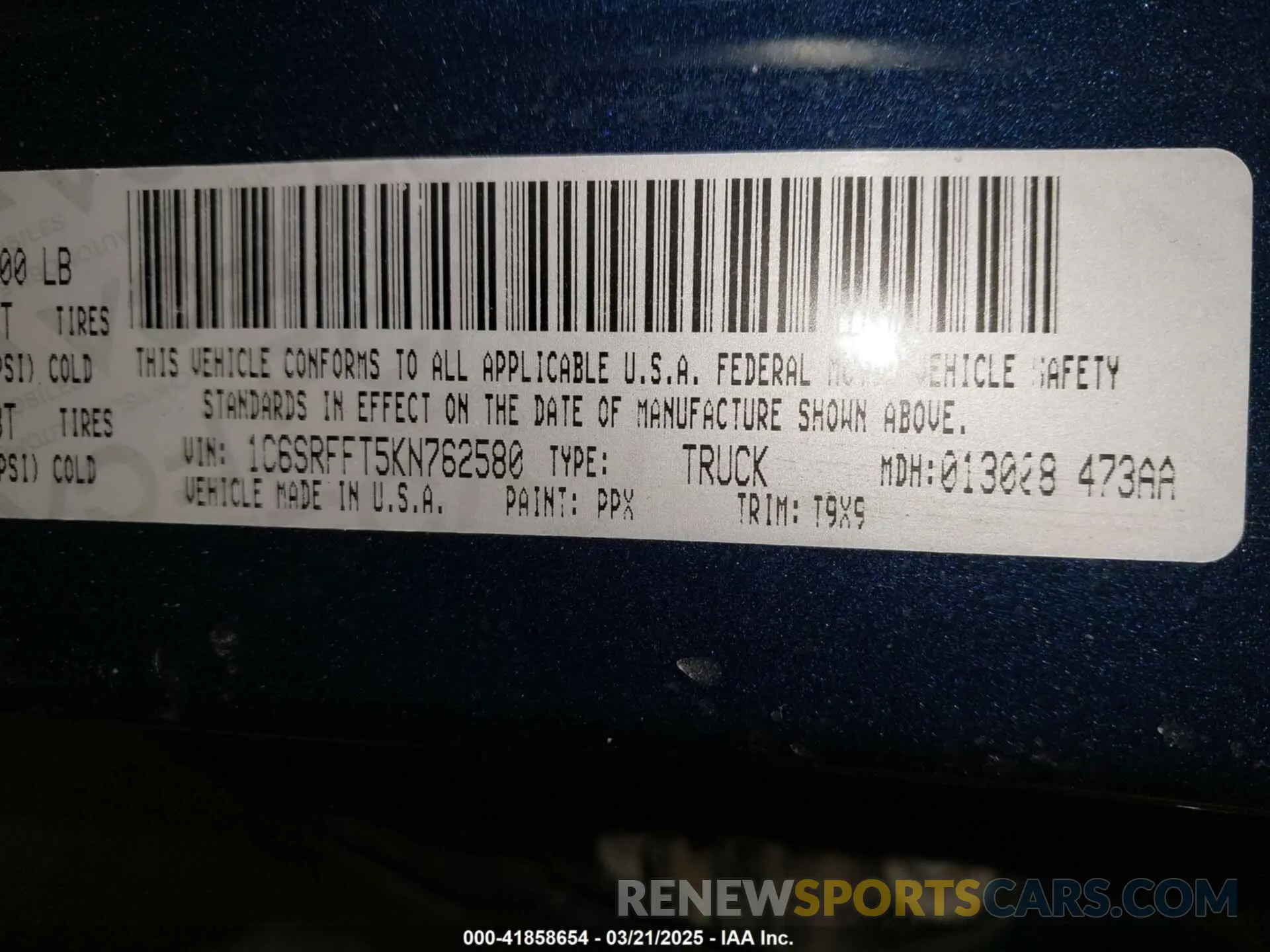9 Photograph of a damaged car 1C6SRFFT5KN762580 RAM 1500 2019