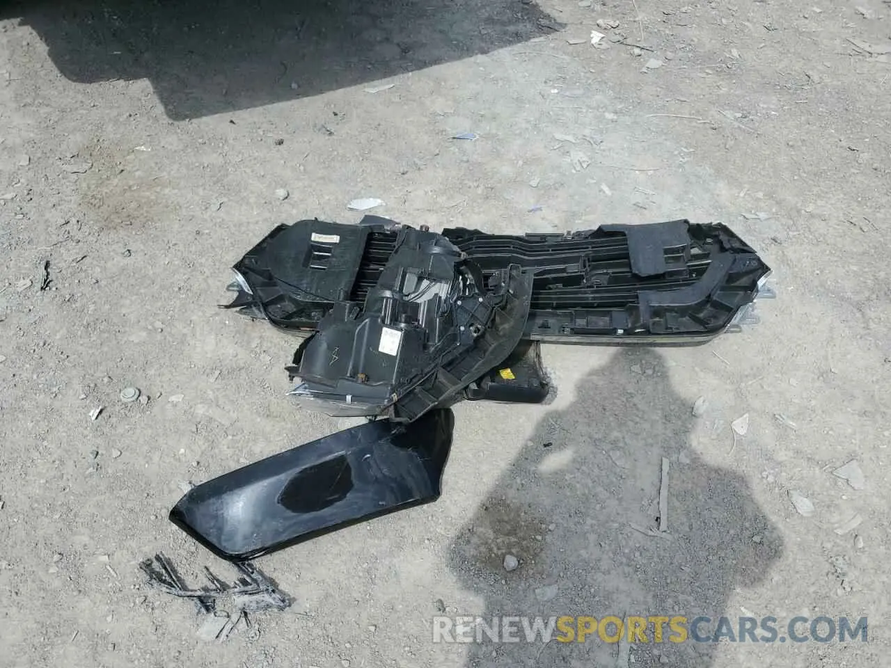 14 Photograph of a damaged car 1C6SRFFT5KN823779 RAM 1500 2019