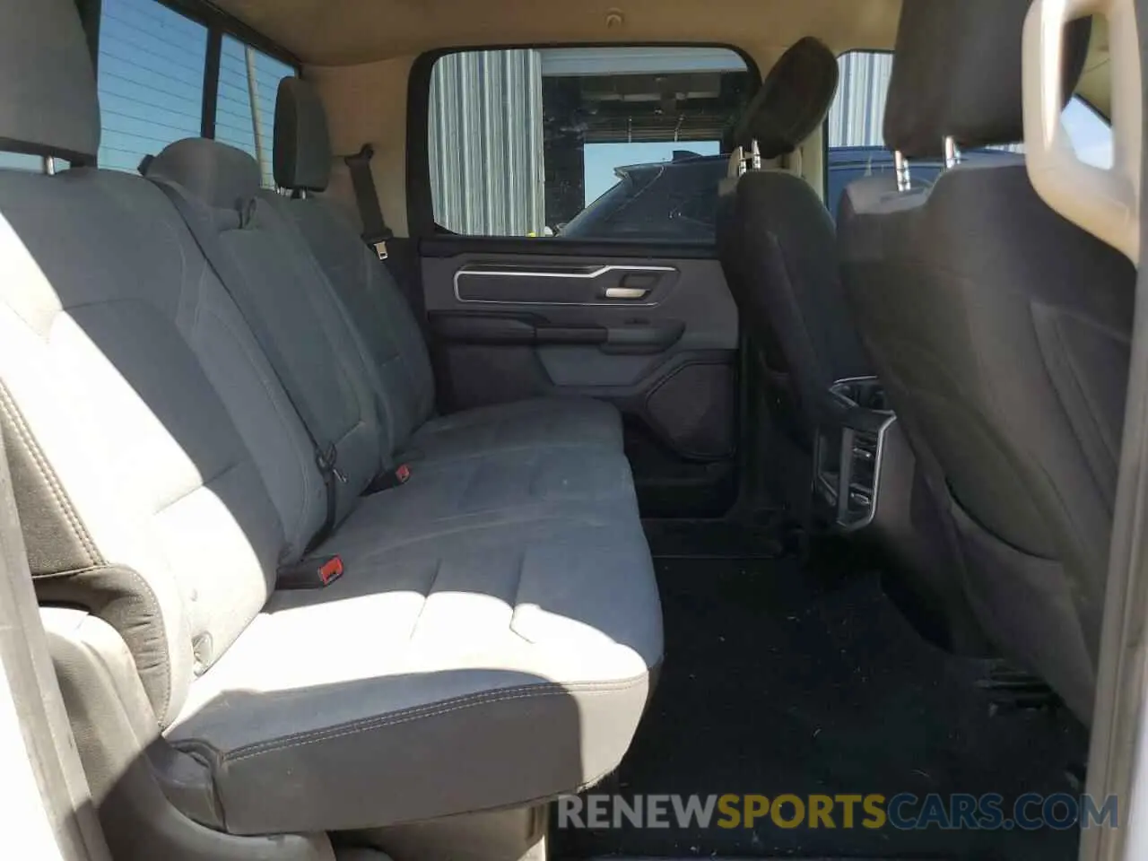10 Фотография поврежденного автомобиля 1C6SRFFT5KN910792 RAM 1500 2019