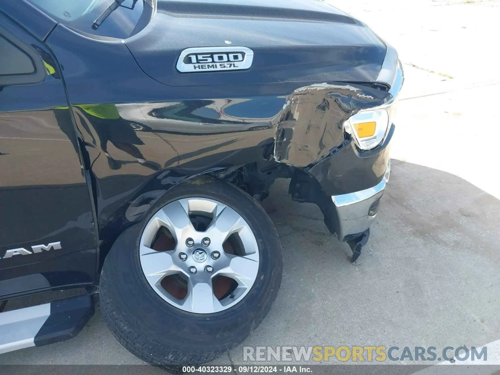 6 Photograph of a damaged car 1C6SRFFT6KN571315 RAM 1500 2019
