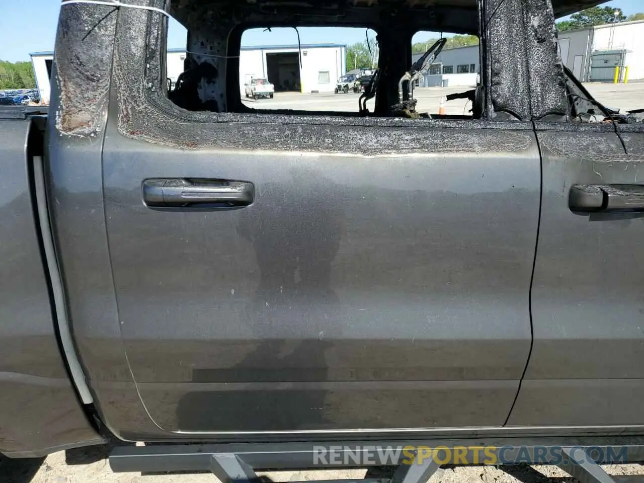 10 Photograph of a damaged car 1C6SRFFT6KN784684 RAM 1500 2019