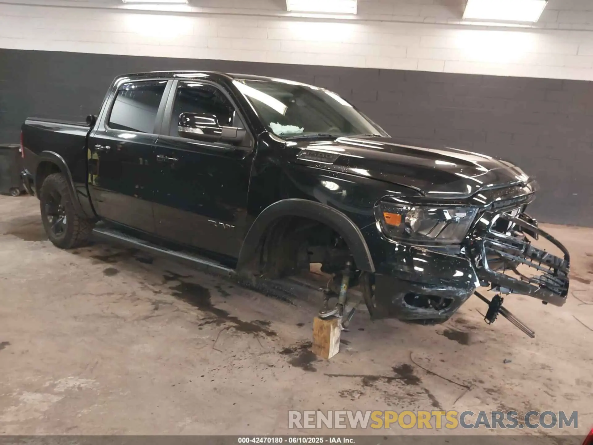 1 Photograph of a damaged car 1C6SRFFT6KN890780 RAM 1500 2019
