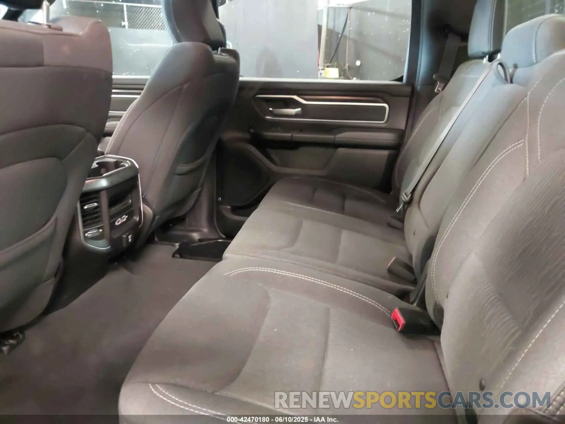8 Photograph of a damaged car 1C6SRFFT6KN890780 RAM 1500 2019