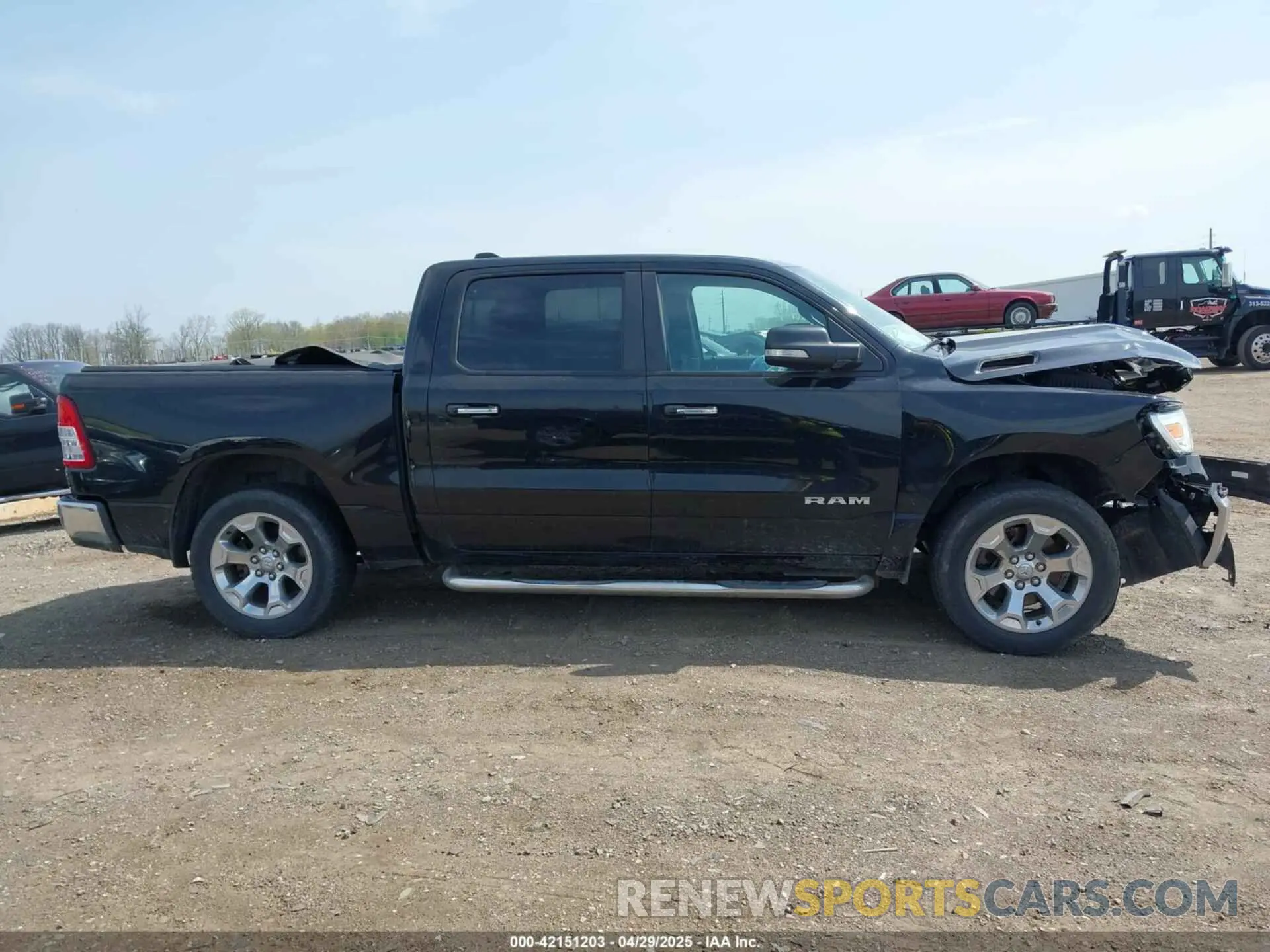 13 Photograph of a damaged car 1C6SRFFT6KN918805 RAM 1500 2019
