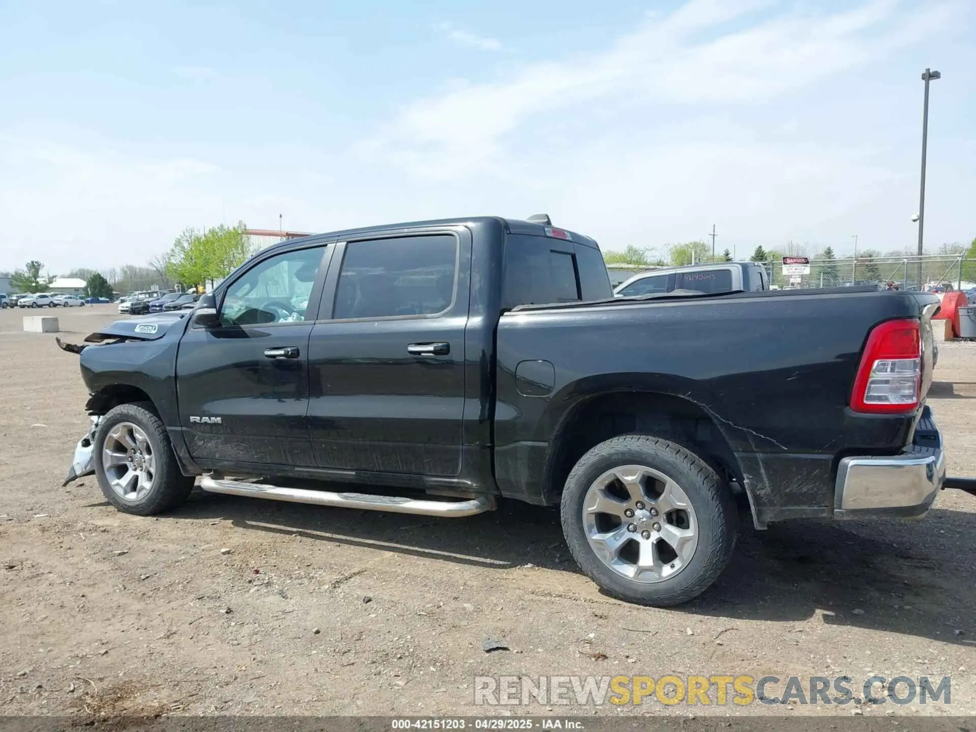 14 Photograph of a damaged car 1C6SRFFT6KN918805 RAM 1500 2019