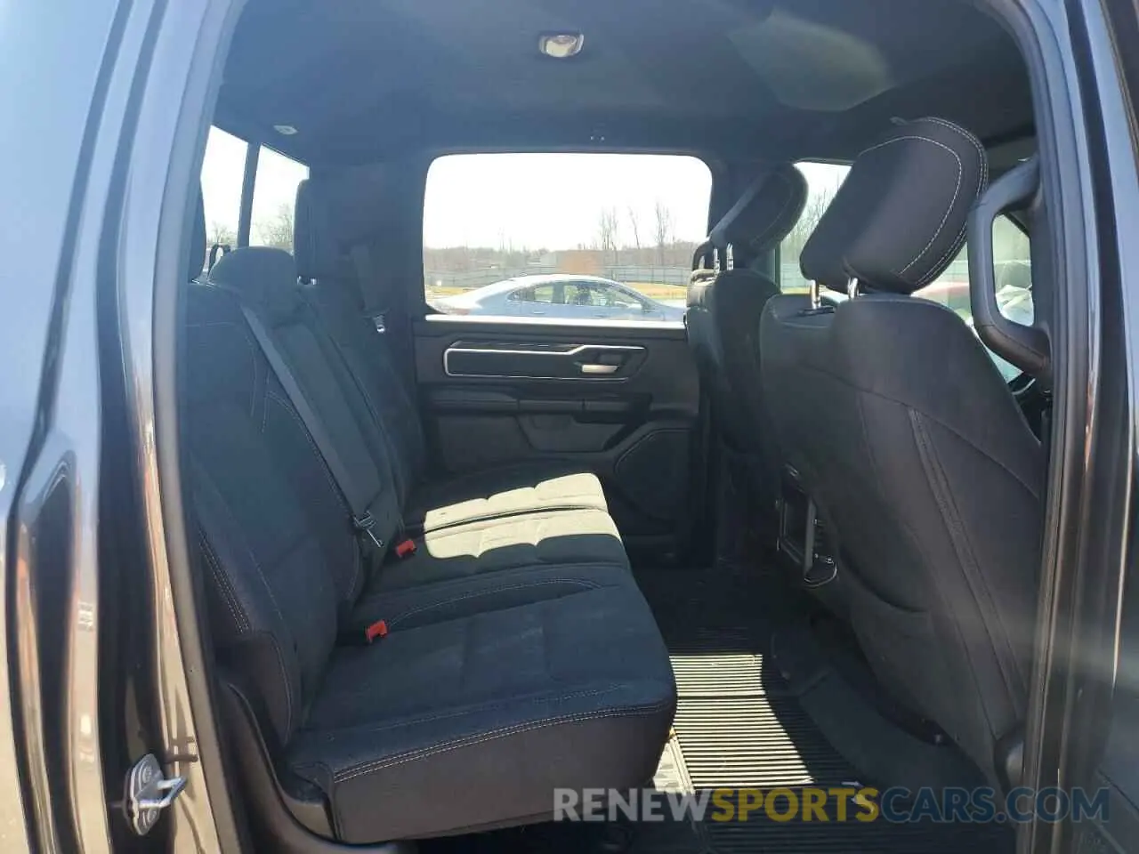 10 Photograph of a damaged car 1C6SRFFT7KN658835 RAM 1500 2019
