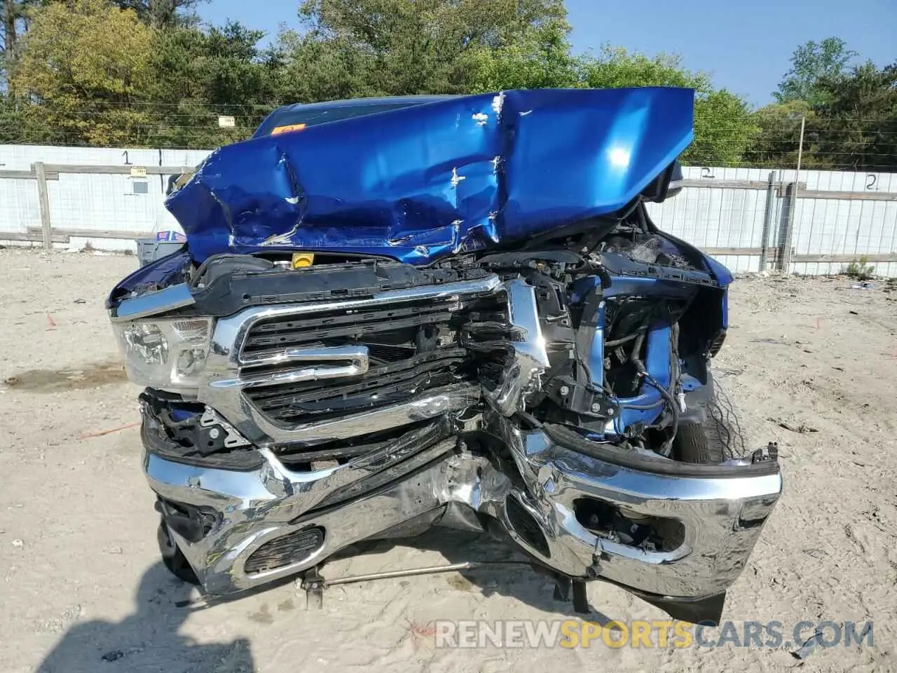 5 Photograph of a damaged car 1C6SRFFT7KN663257 RAM 1500 2019