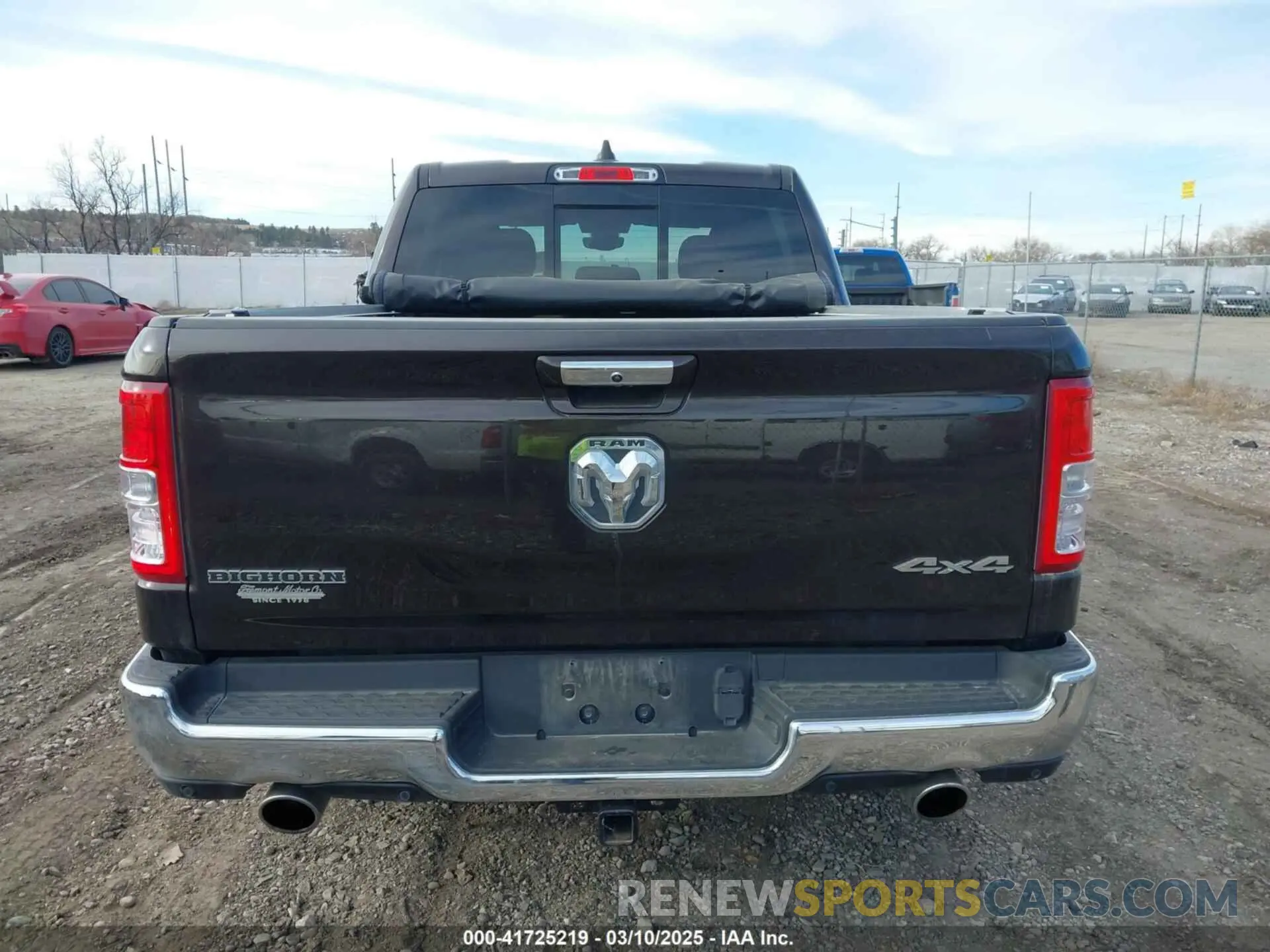 17 Photograph of a damaged car 1C6SRFFT7KN781986 RAM 1500 2019