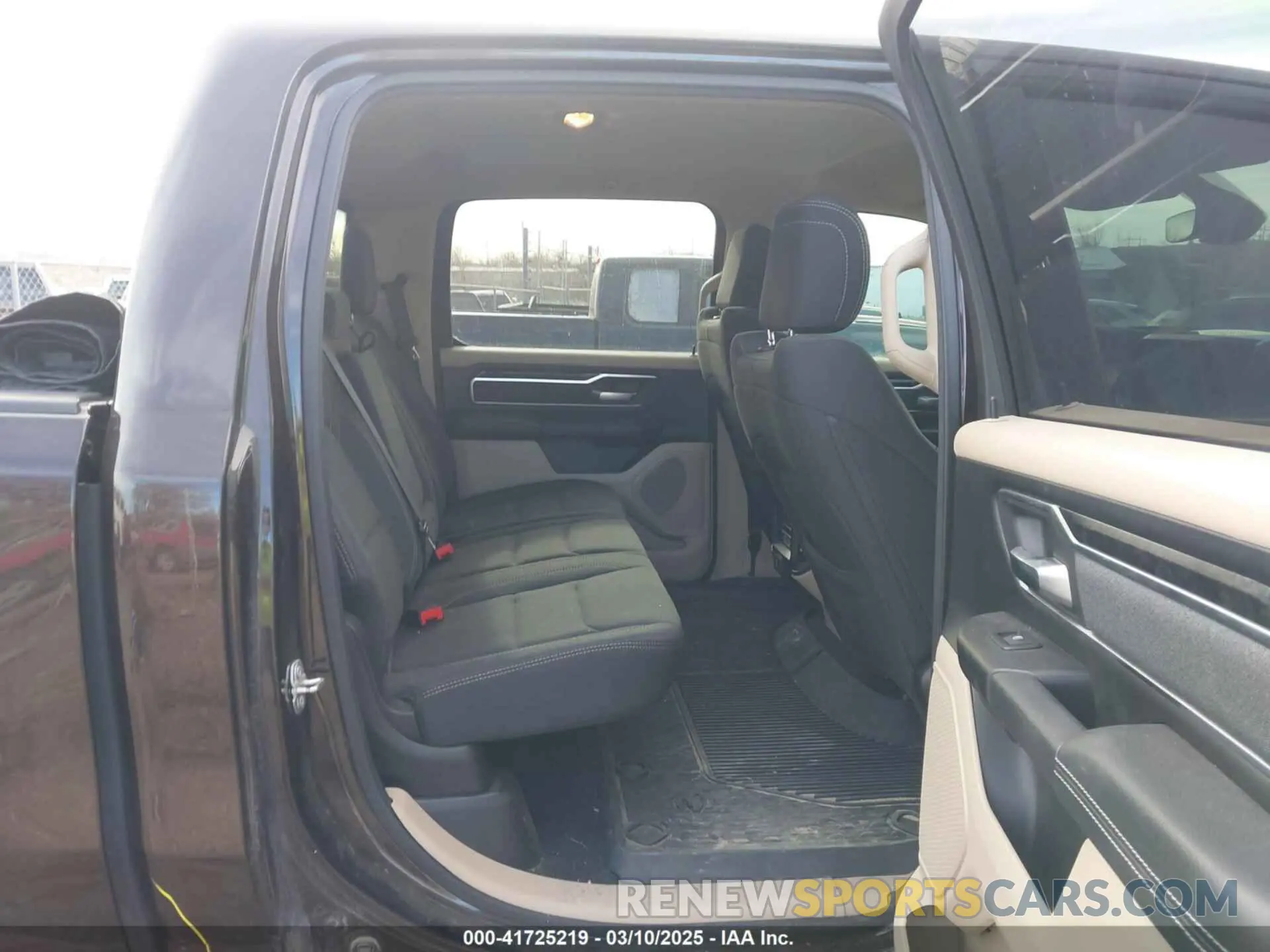 8 Photograph of a damaged car 1C6SRFFT7KN781986 RAM 1500 2019