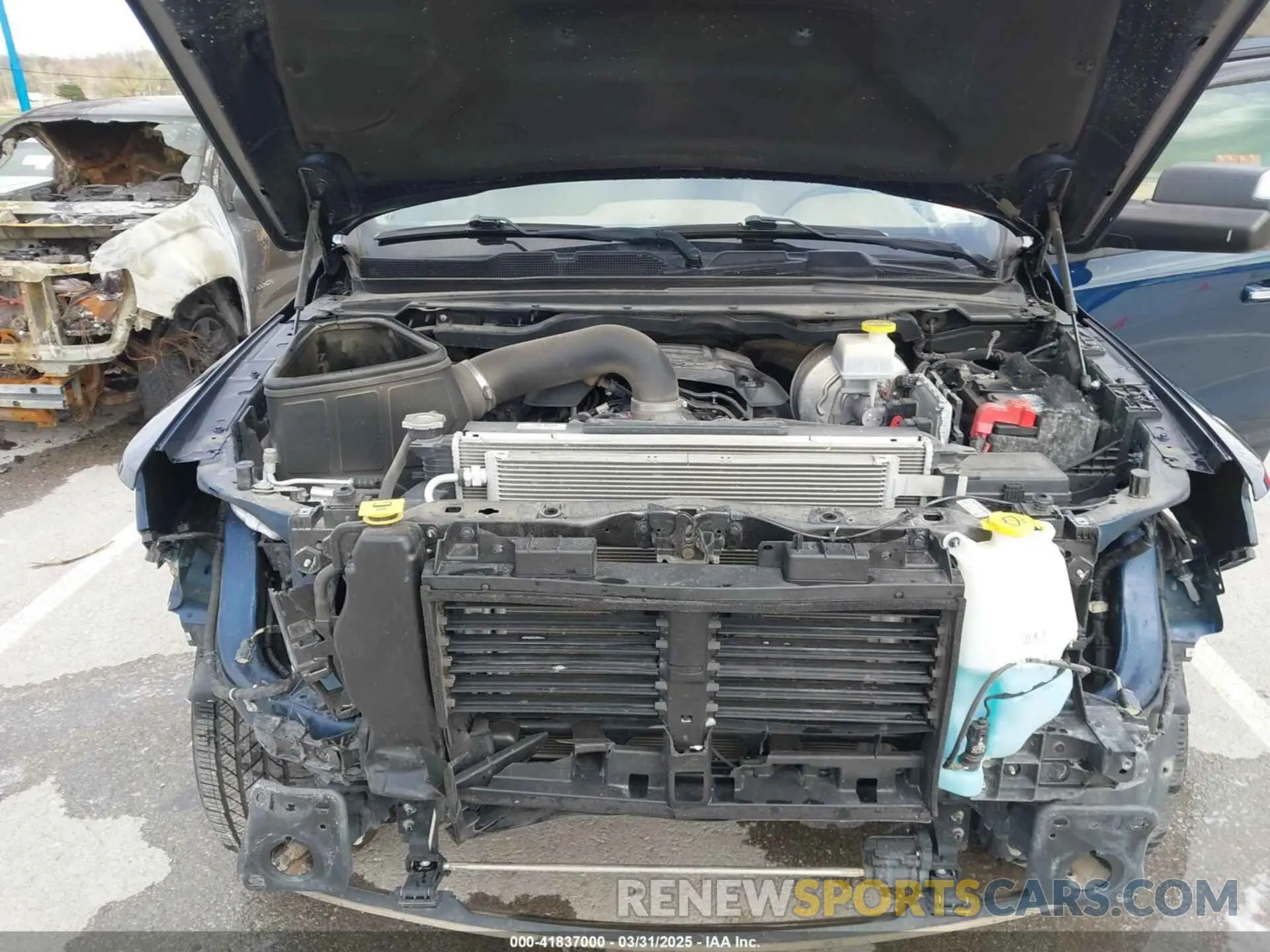 10 Photograph of a damaged car 1C6SRFFT7KN804585 RAM 1500 2019