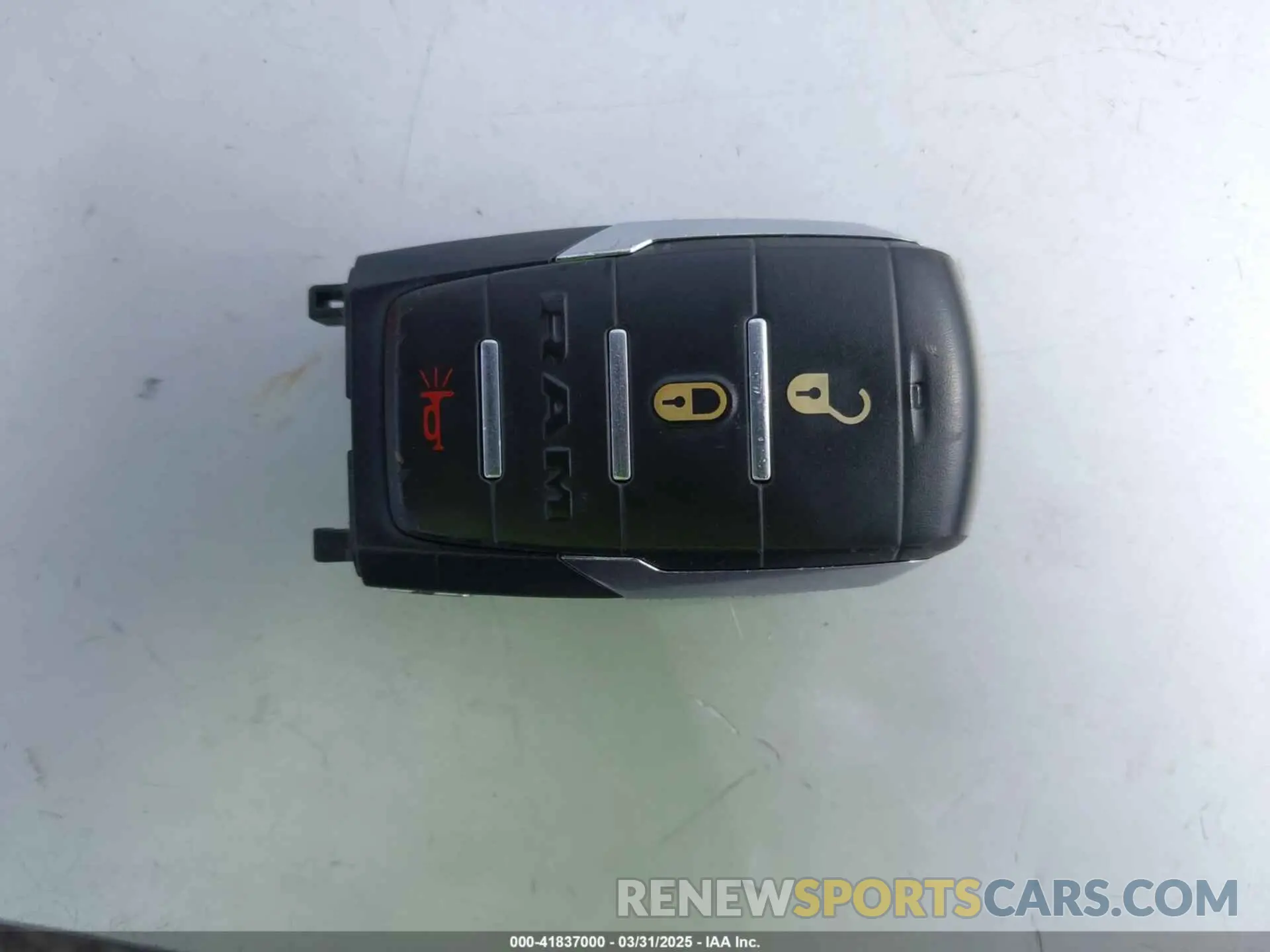 11 Photograph of a damaged car 1C6SRFFT7KN804585 RAM 1500 2019