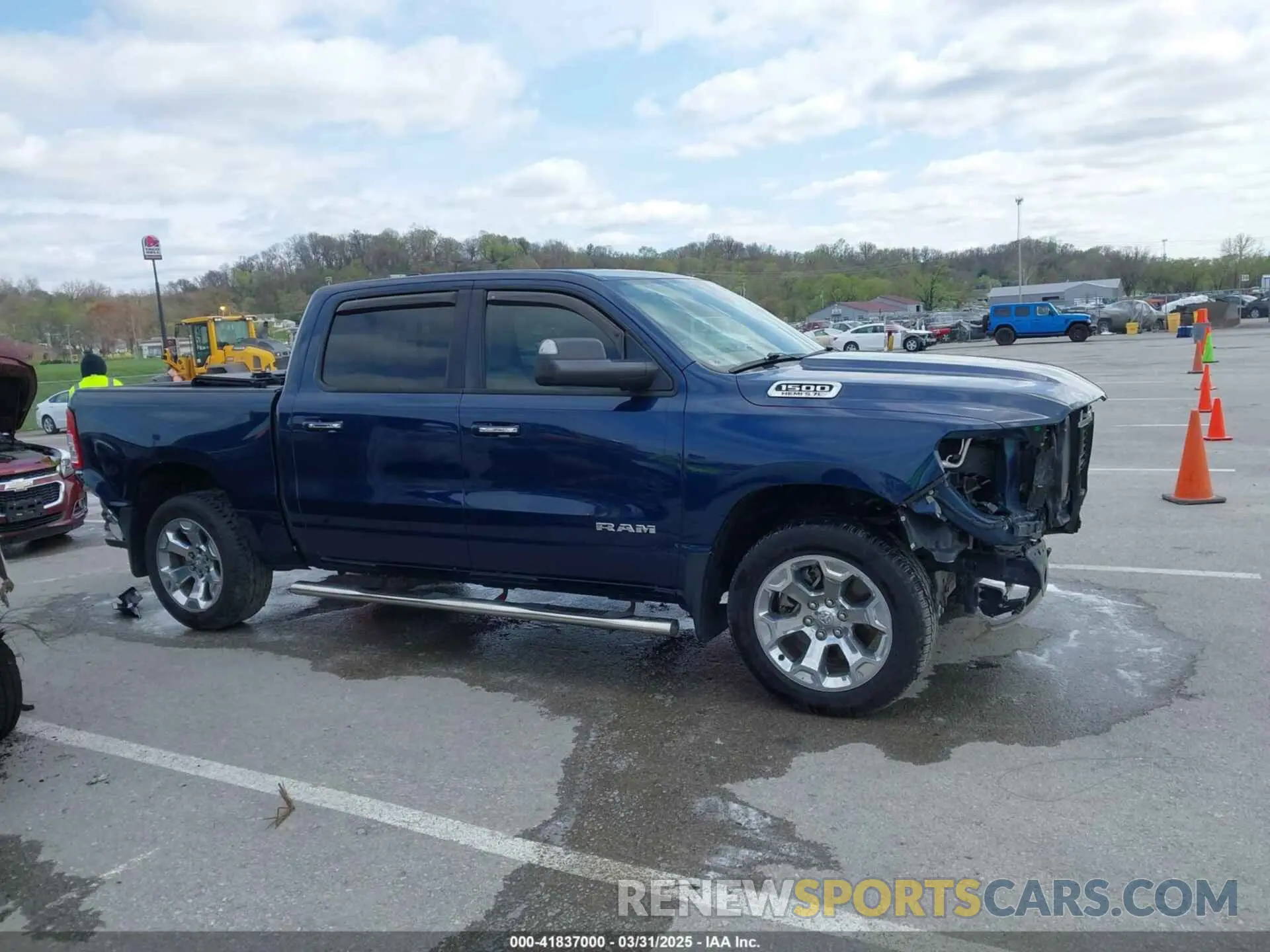 14 Photograph of a damaged car 1C6SRFFT7KN804585 RAM 1500 2019