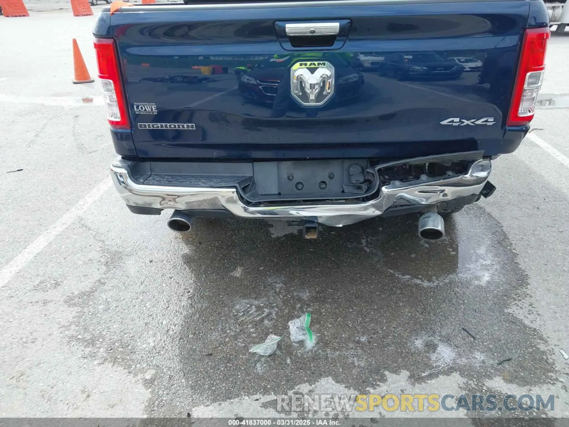 19 Photograph of a damaged car 1C6SRFFT7KN804585 RAM 1500 2019