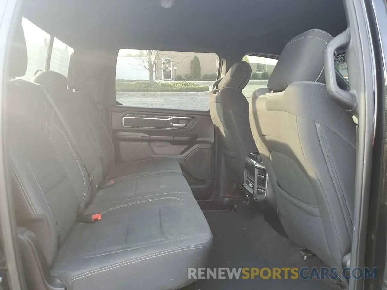 10 Фотография поврежденного автомобиля 1C6SRFFT8KN620112 RAM 1500 2019