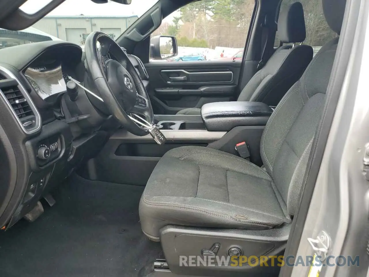 7 Photograph of a damaged car 1C6SRFFT8KN754148 RAM 1500 2019