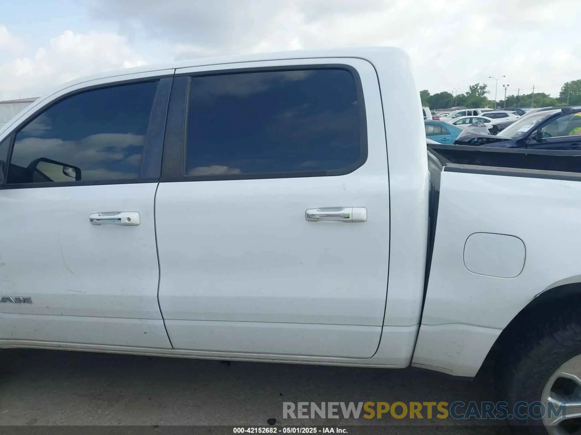 14 Photograph of a damaged car 1C6SRFFT9KN570711 RAM 1500 2019