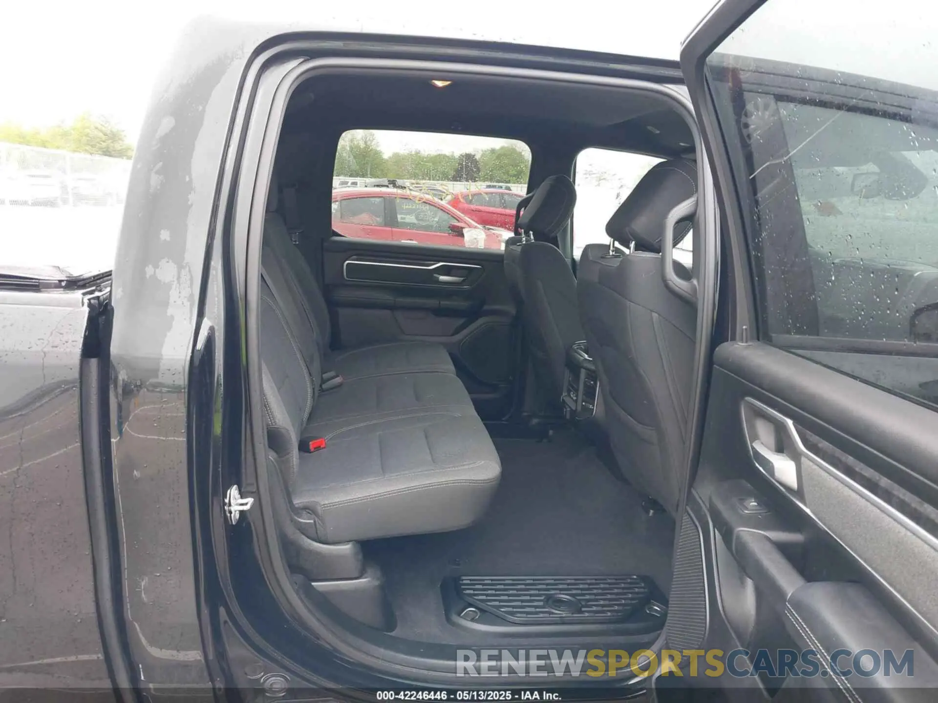 8 Photograph of a damaged car 1C6SRFFT9KN644144 RAM 1500 2019