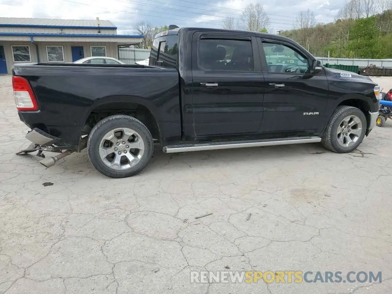 3 Photograph of a damaged car 1C6SRFFT9KN692730 RAM 1500 2019
