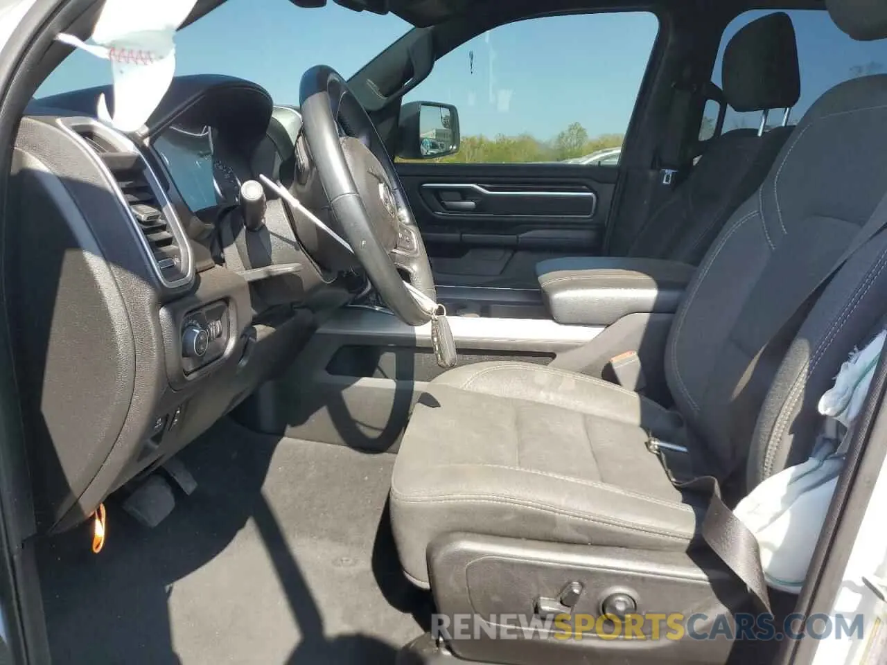 7 Photograph of a damaged car 1C6SRFFT9KN734068 RAM 1500 2019