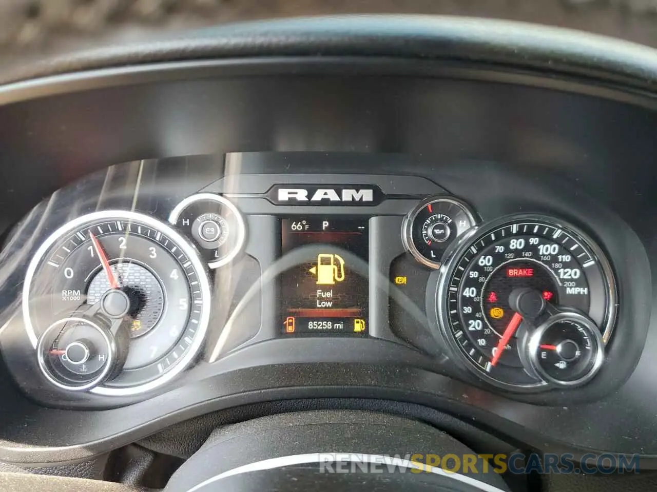 9 Photograph of a damaged car 1C6SRFFT9KN734068 RAM 1500 2019