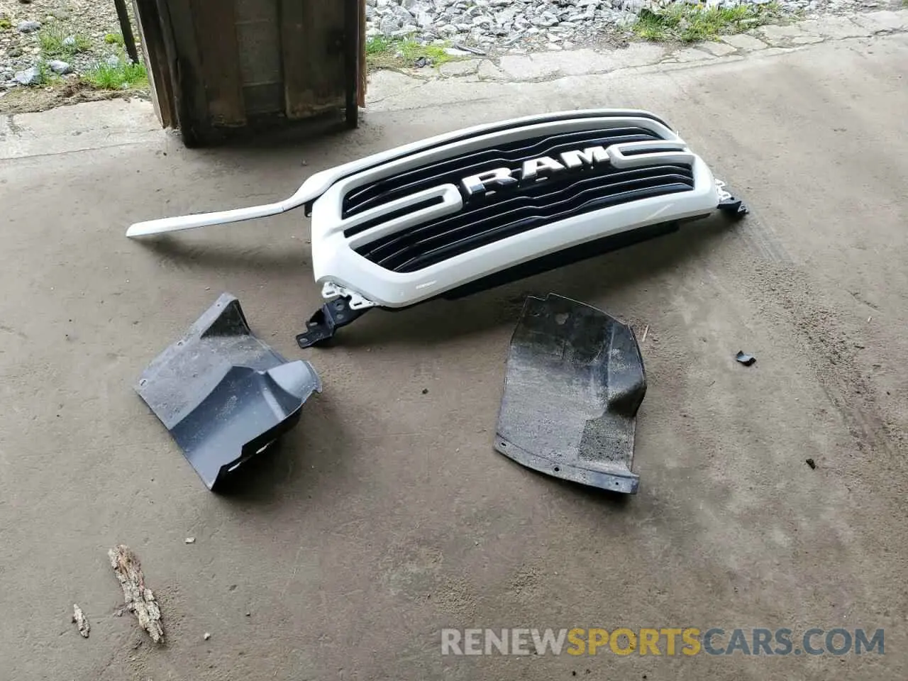 12 Photograph of a damaged car 1C6SRFFT9KN756328 RAM 1500 2019