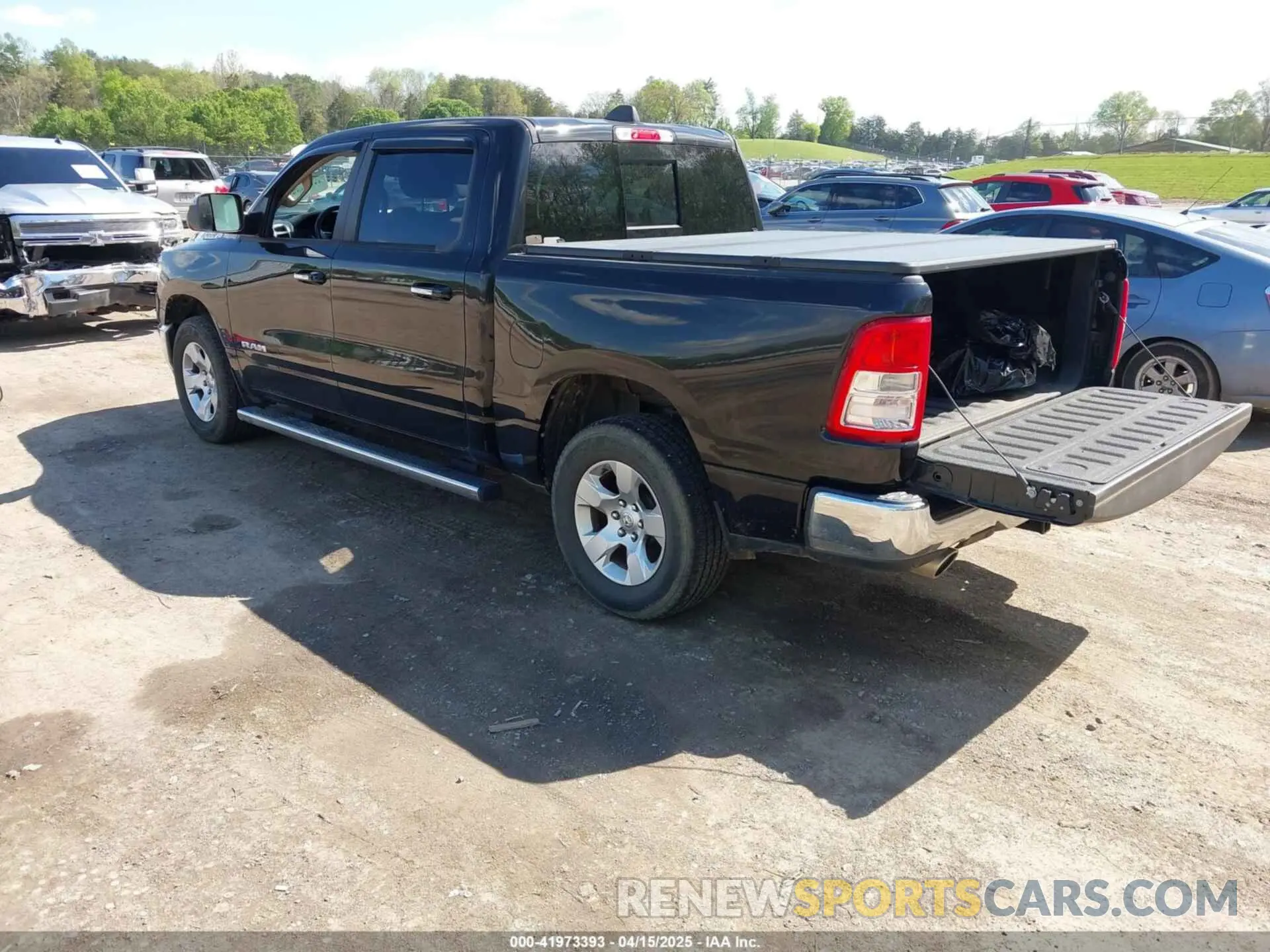 3 Фотография поврежденного автомобиля 1C6SRFFT9KN765787 RAM 1500 2019