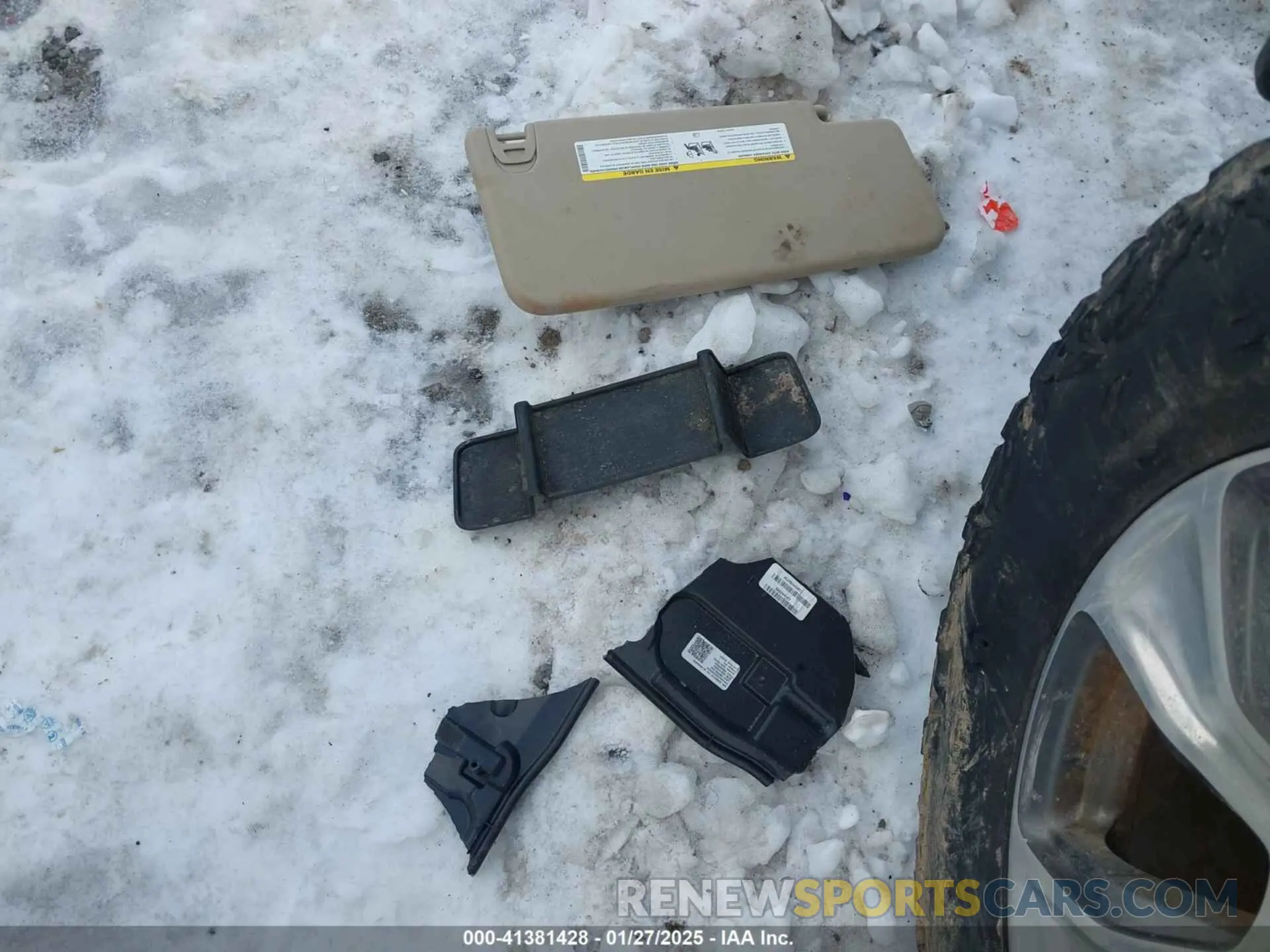 12 Photograph of a damaged car 1C6SRFFT9KN783755 RAM 1500 2019