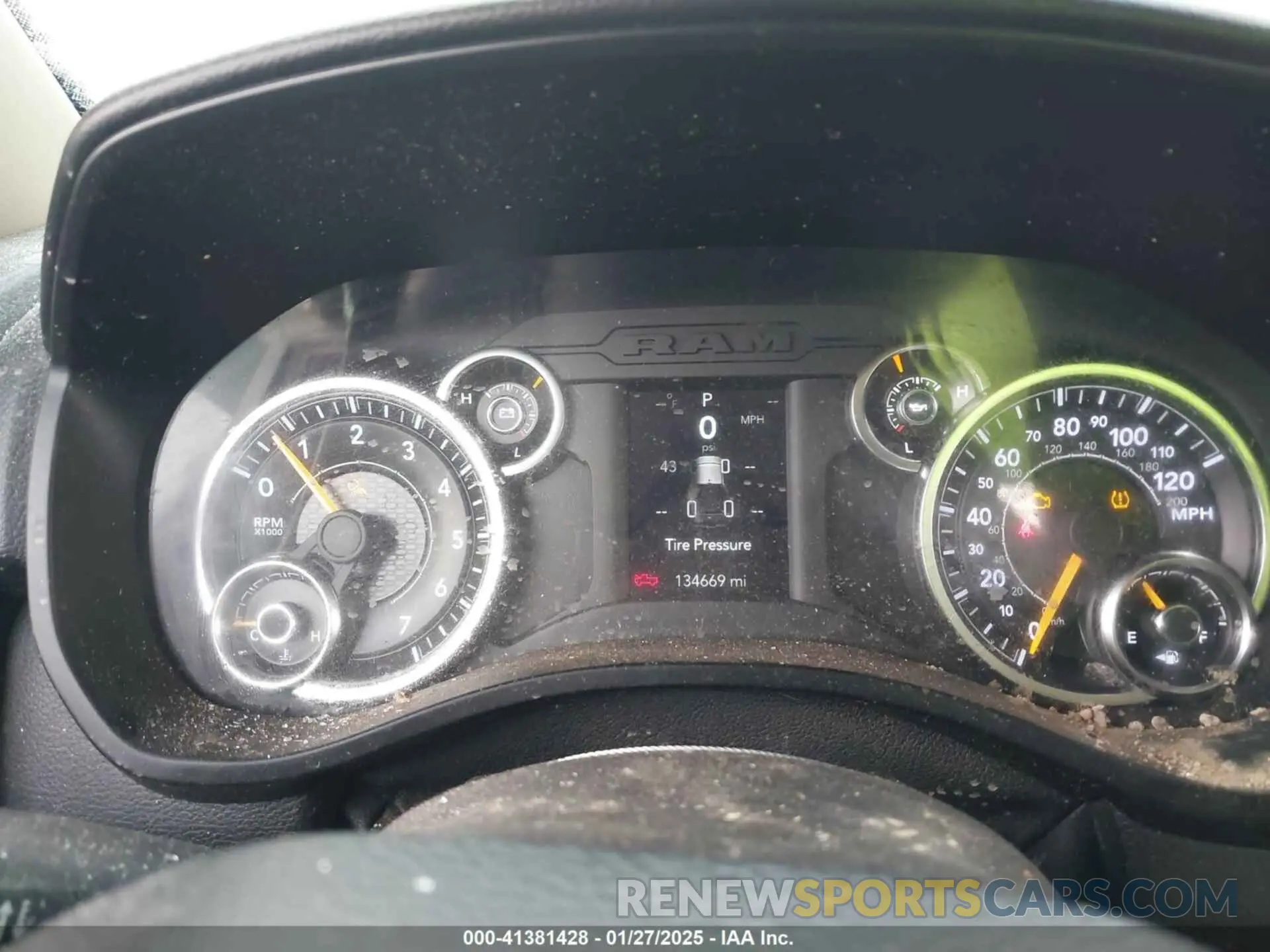 7 Photograph of a damaged car 1C6SRFFT9KN783755 RAM 1500 2019