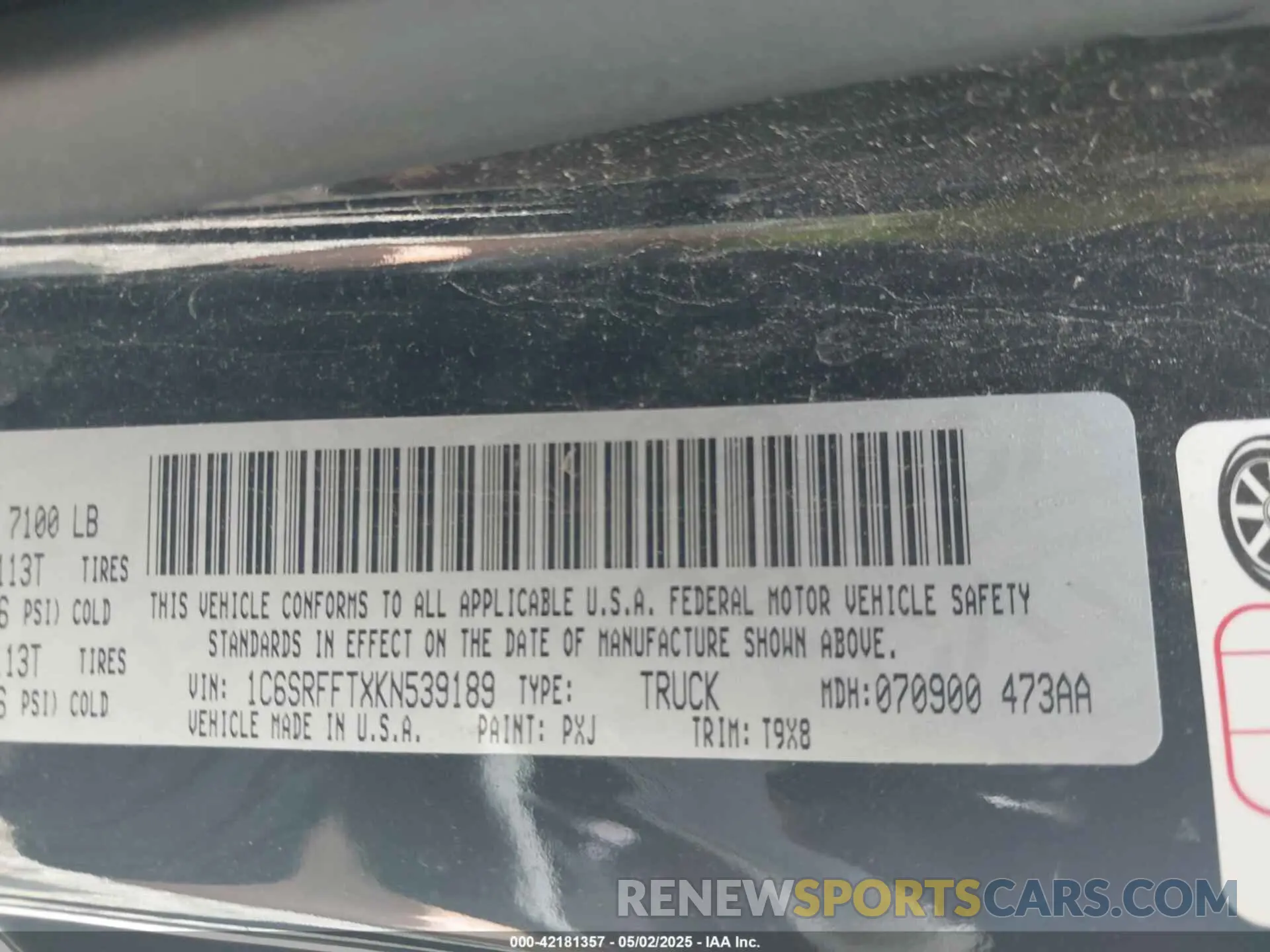 9 Photograph of a damaged car 1C6SRFFTXKN539189 RAM 1500 2019